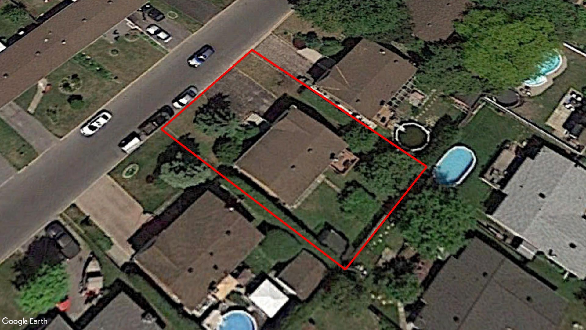 Tax Sale Montreal, Quebec - 040108-46