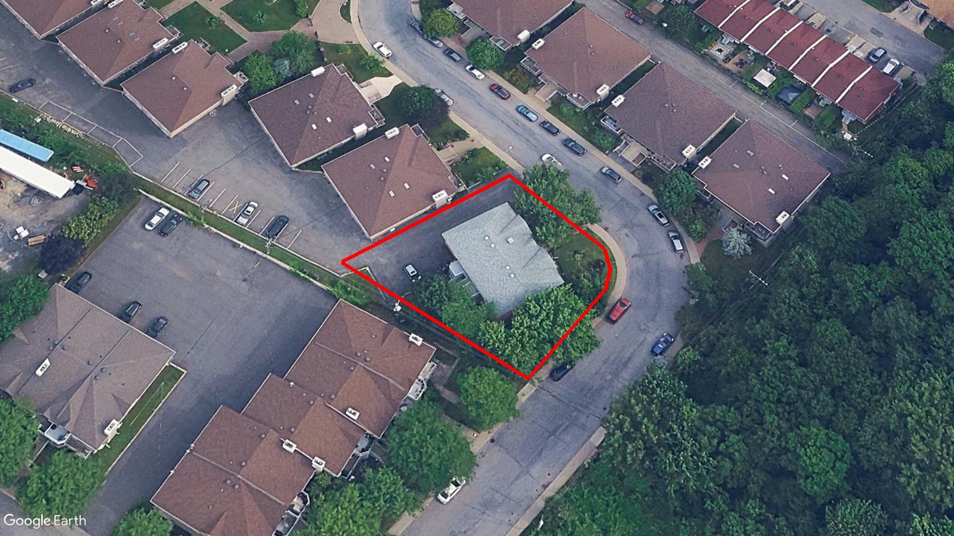 Tax Sale Montreal, Quebec - 041503-25