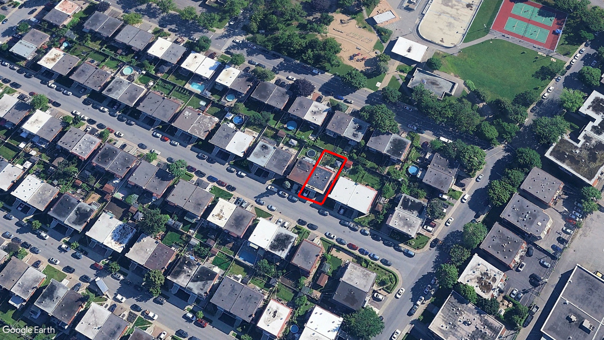 Tax Sale Montreal, Quebec - 020802-43