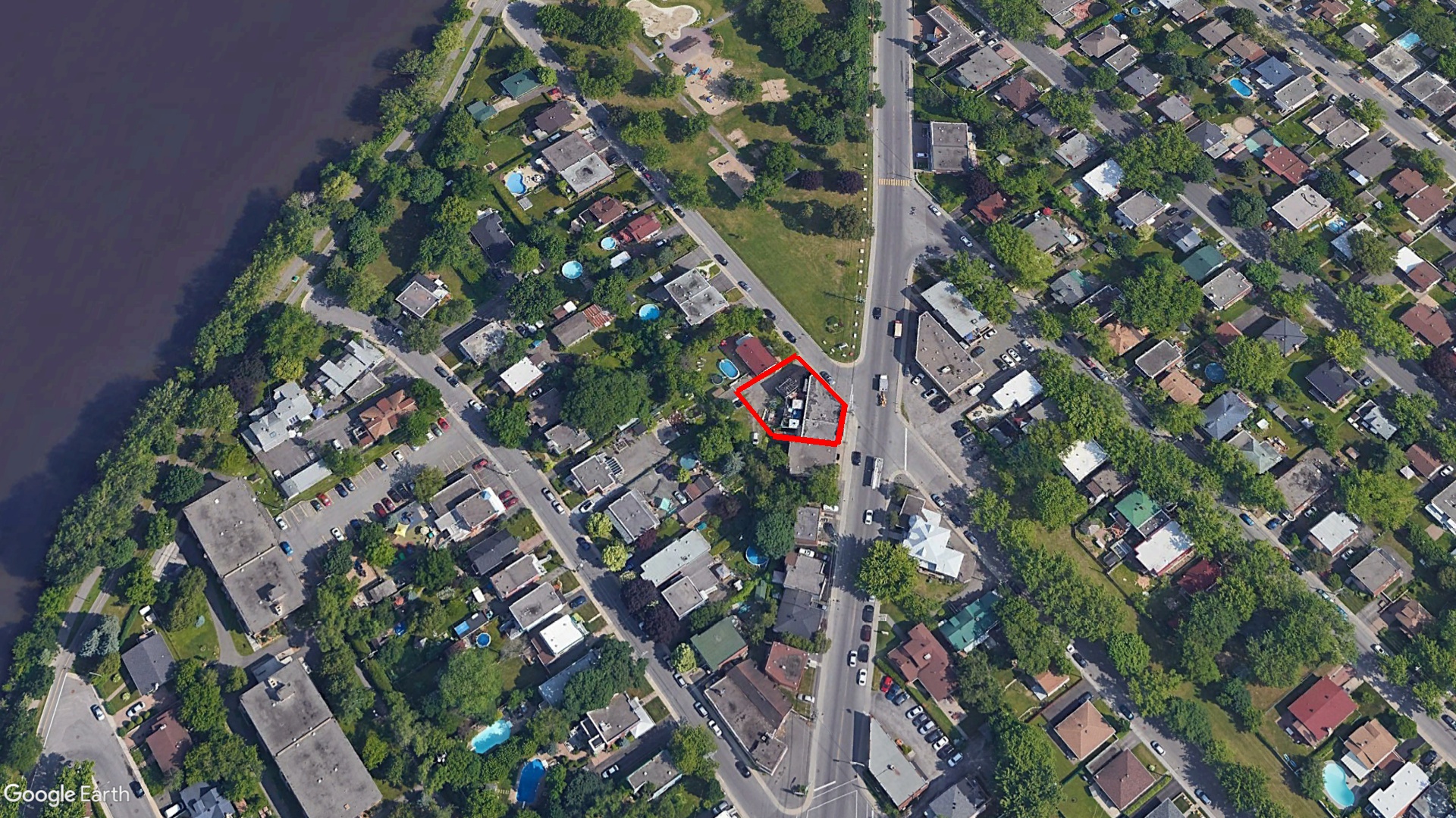 Tax Sale Montreal, Quebec - 020827-40 