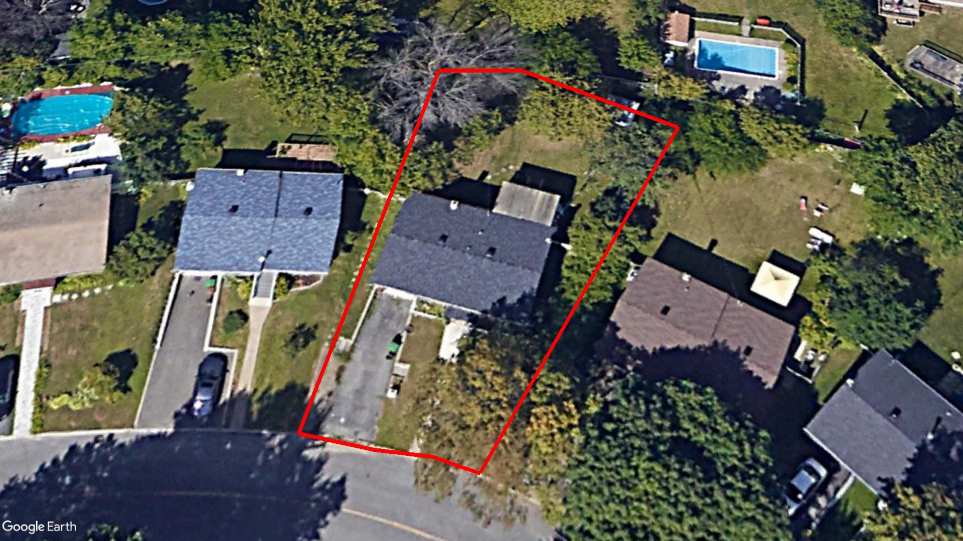 Tax Sale Montreal, Quebec - 040042-54