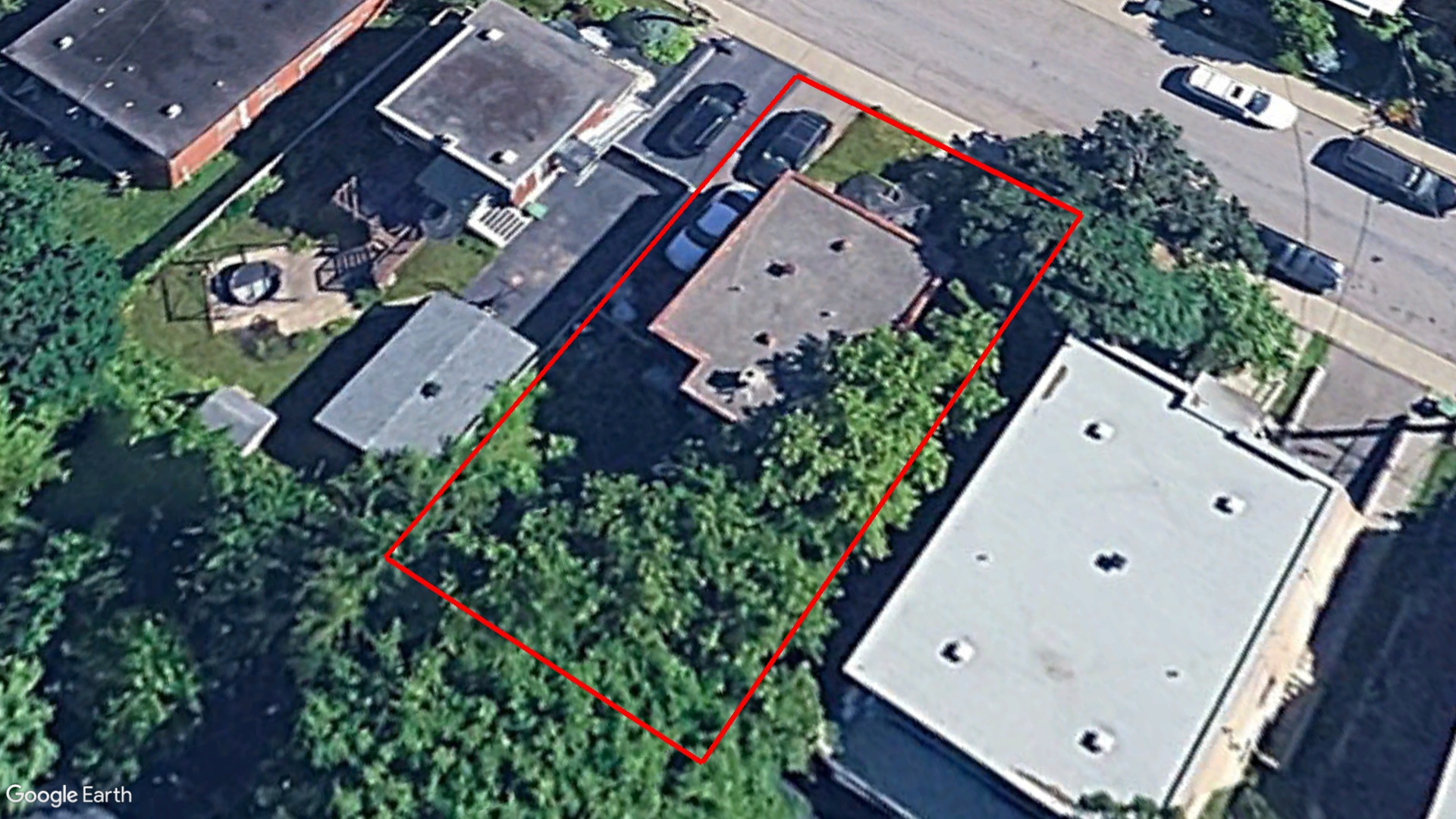 Tax Sale Montreal, Quebec - 020696-50