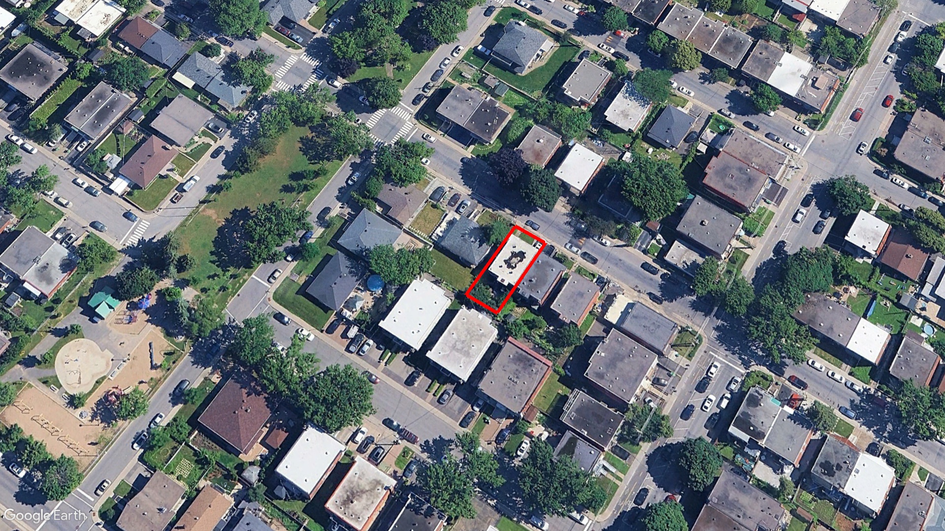 Tax Sale Montreal, Quebec - 020704-15