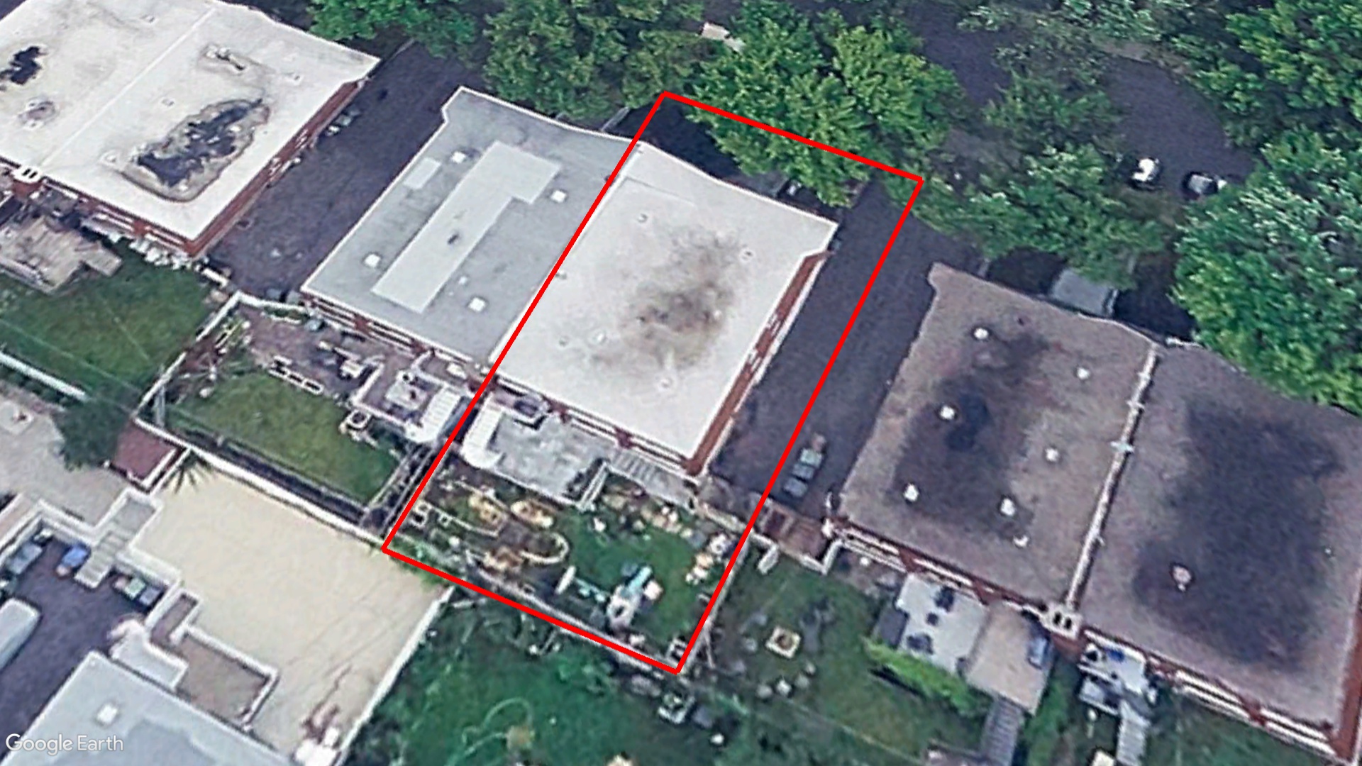 Tax Sale Montreal, Quebec - 040420-73