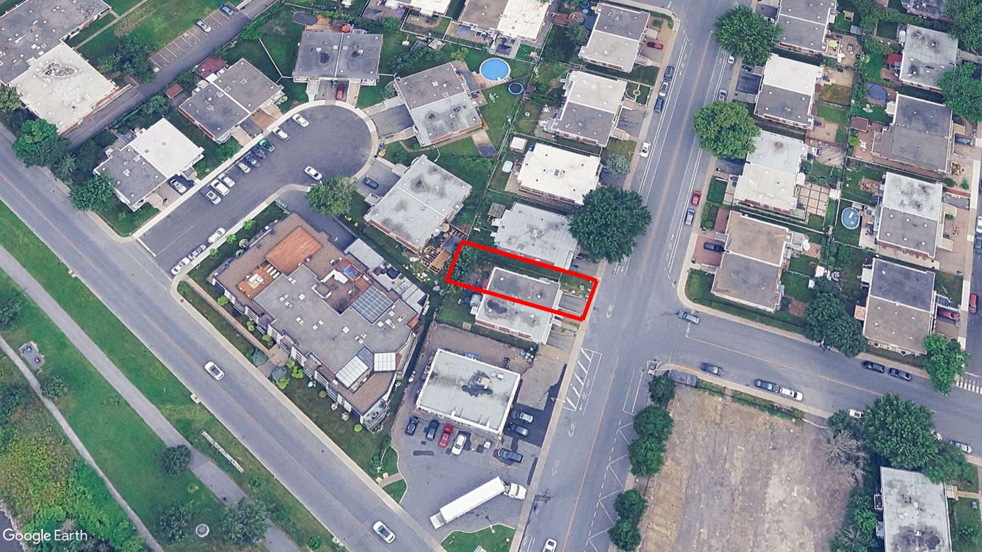 Tax Sale Montreal, Quebec - 040255-05