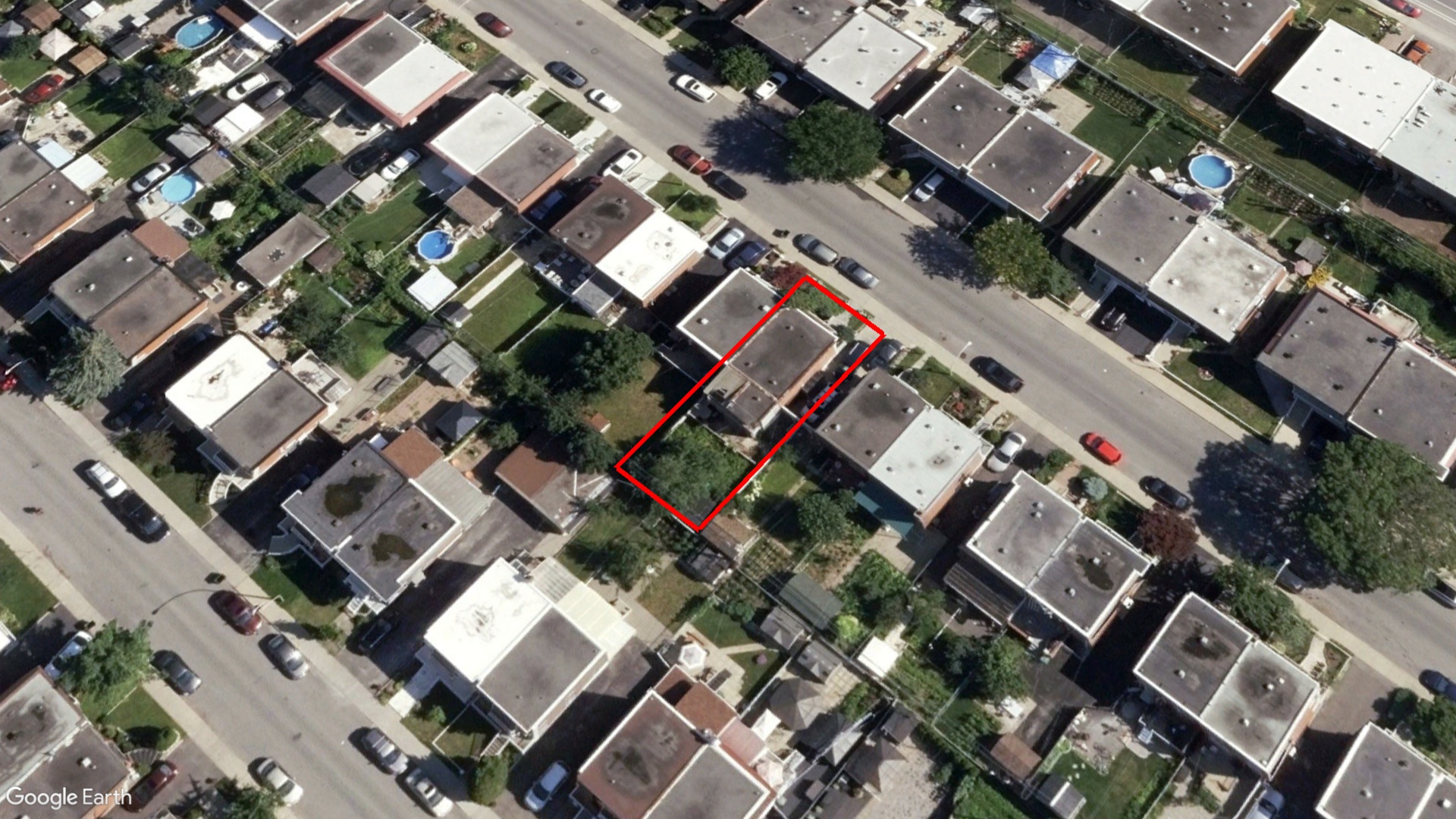 Tax Sale Montreal, Quebec - 020808-75