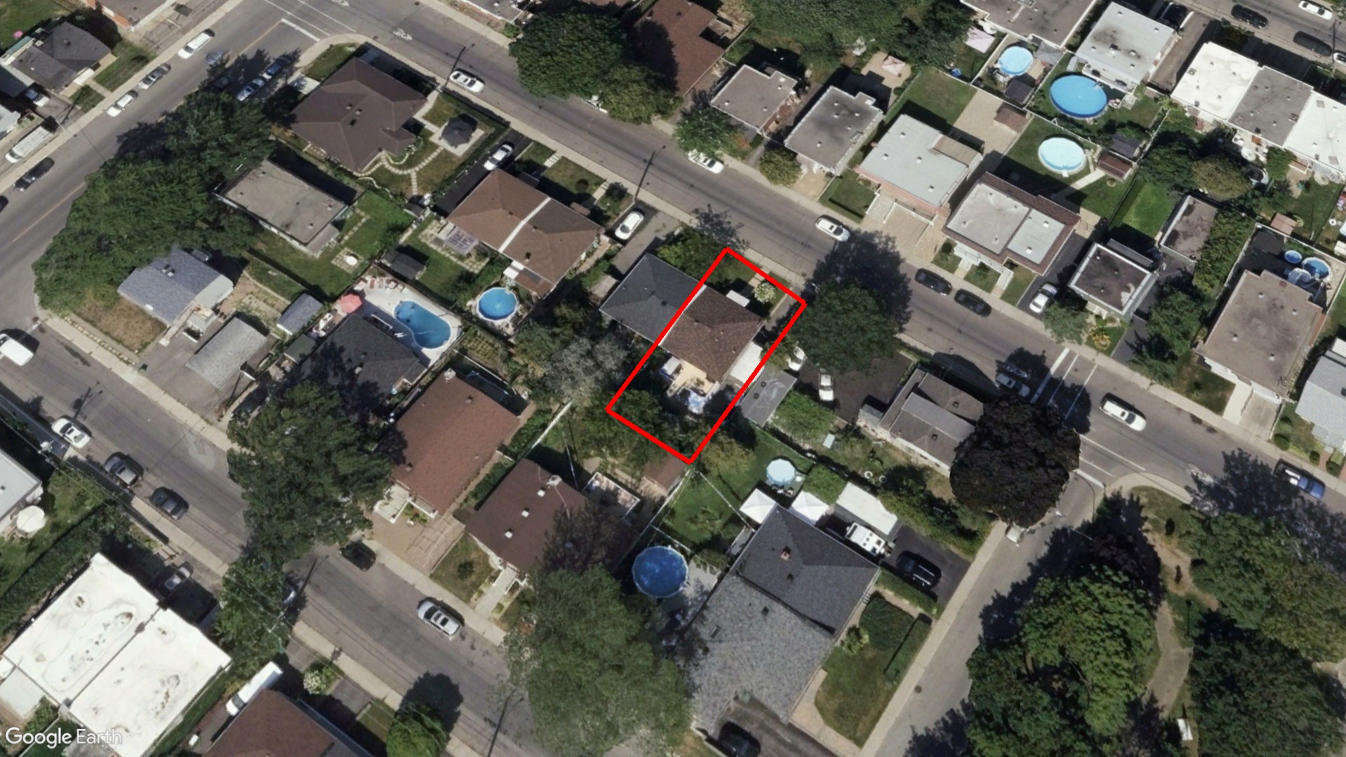 Tax Sale Montreal, Quebec - 020706-05 