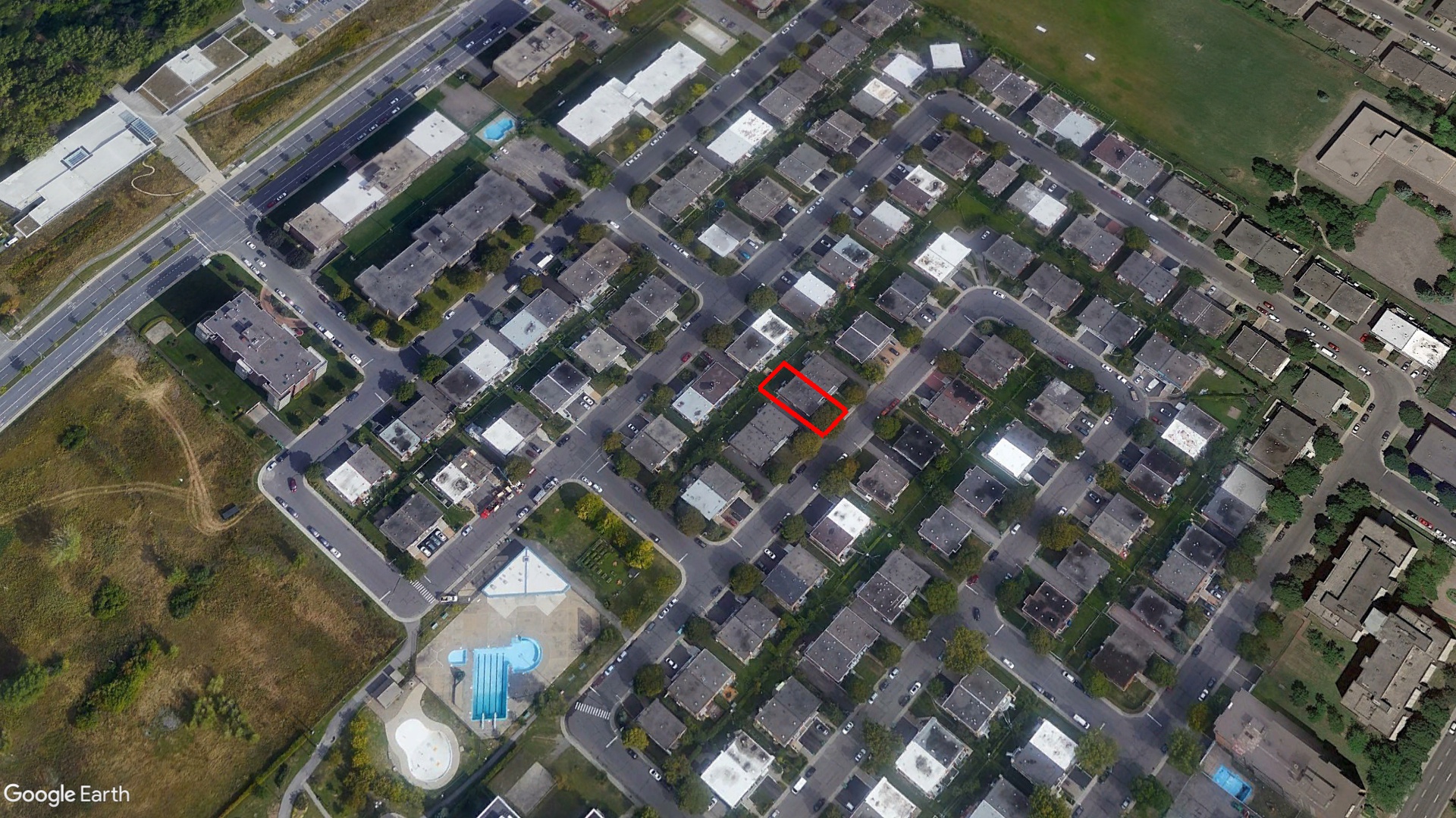 Tax Sale Montreal, Quebec - 041020-68