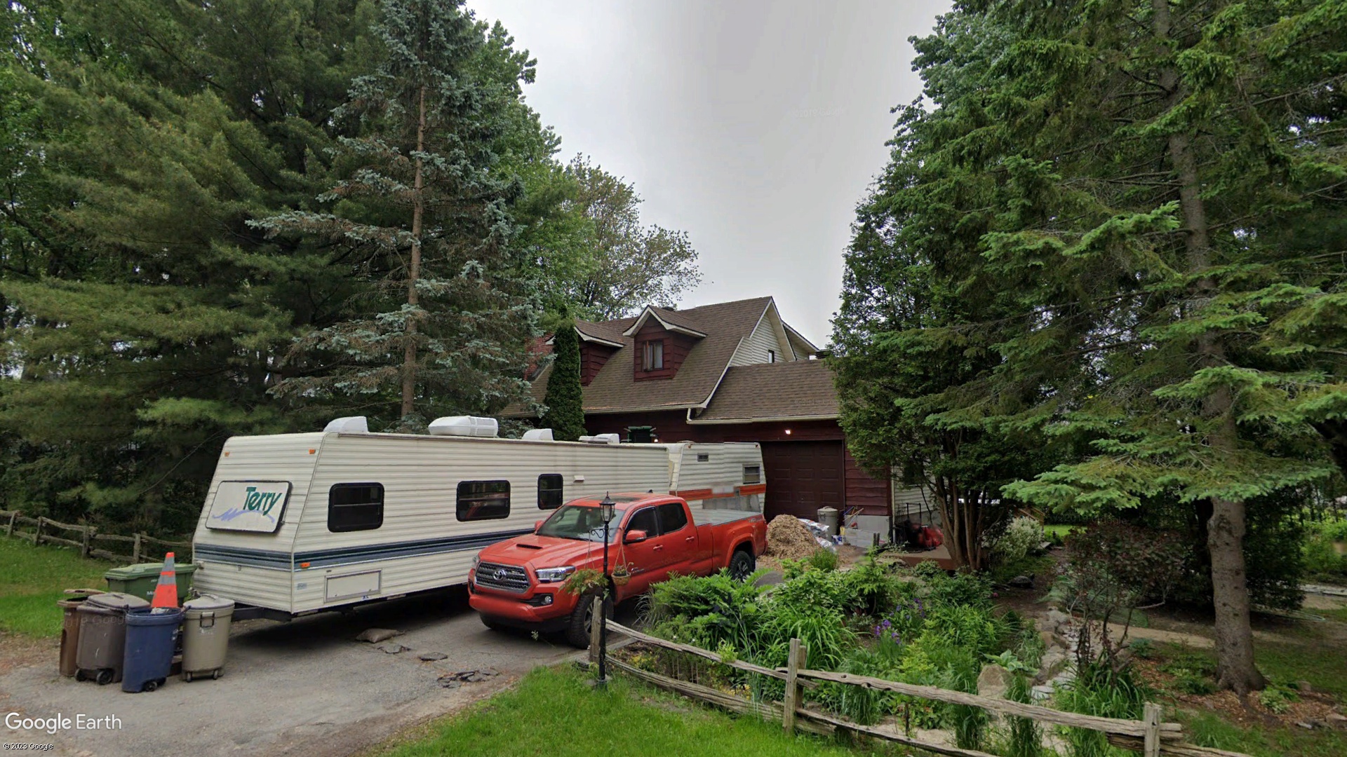 Tax Sale Montreal, Quebec - 040509-32