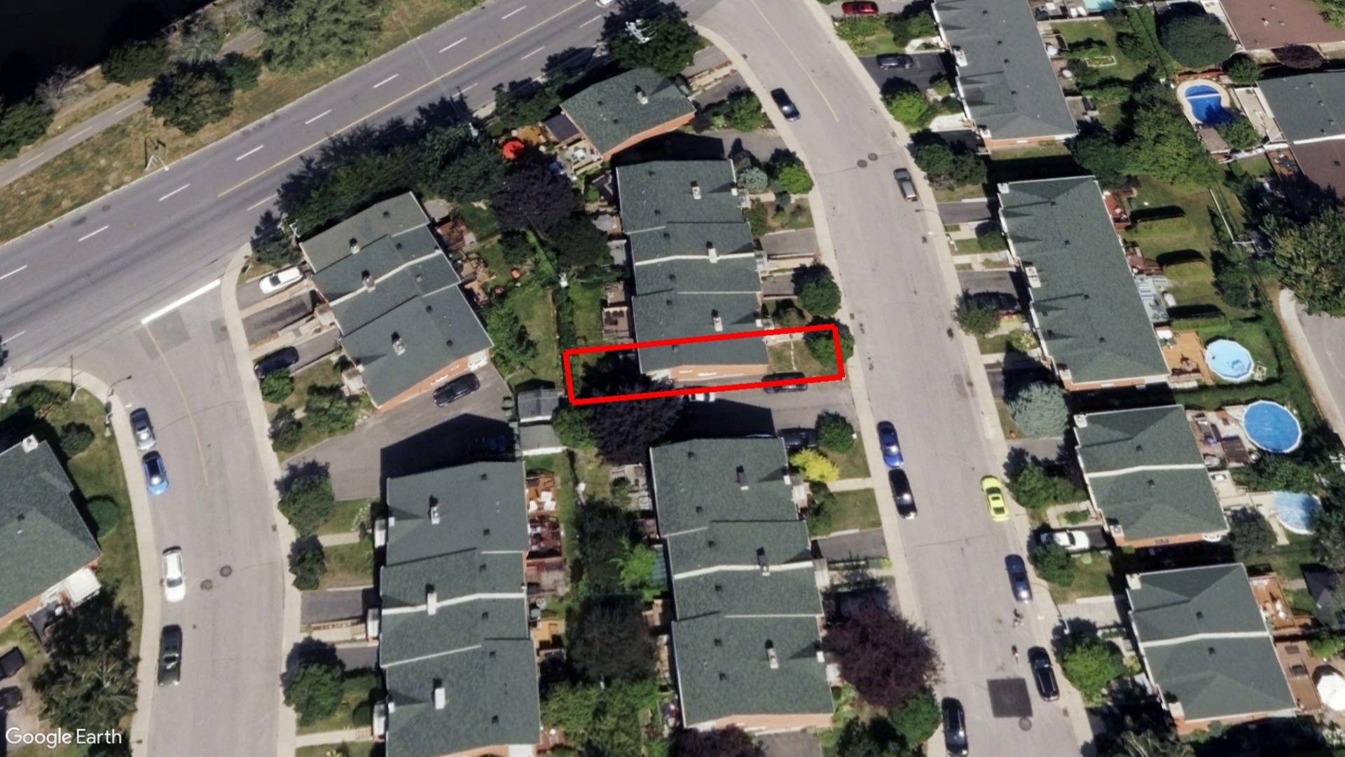 Tax Sale Montreal, Quebec - 050105-09