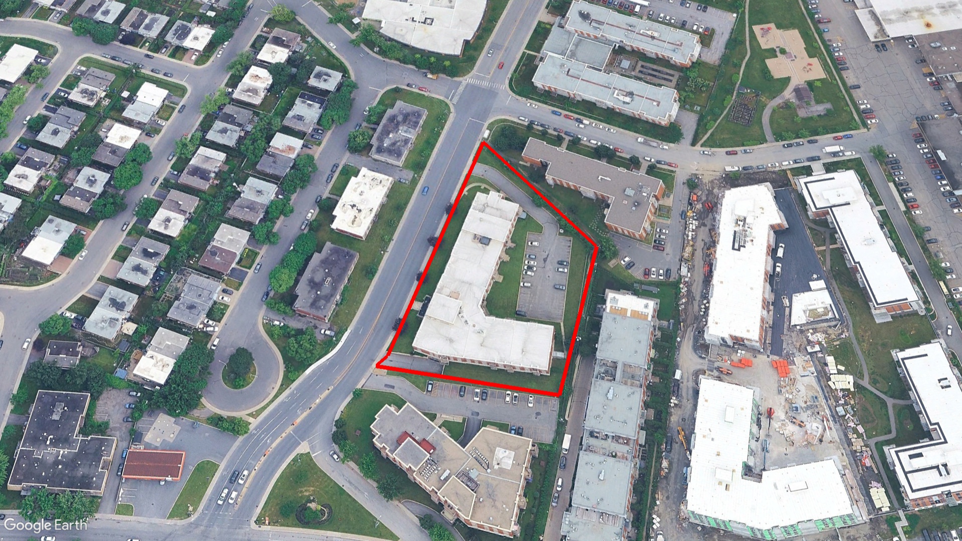 Tax Sale Montreal, Quebec - 051192-59