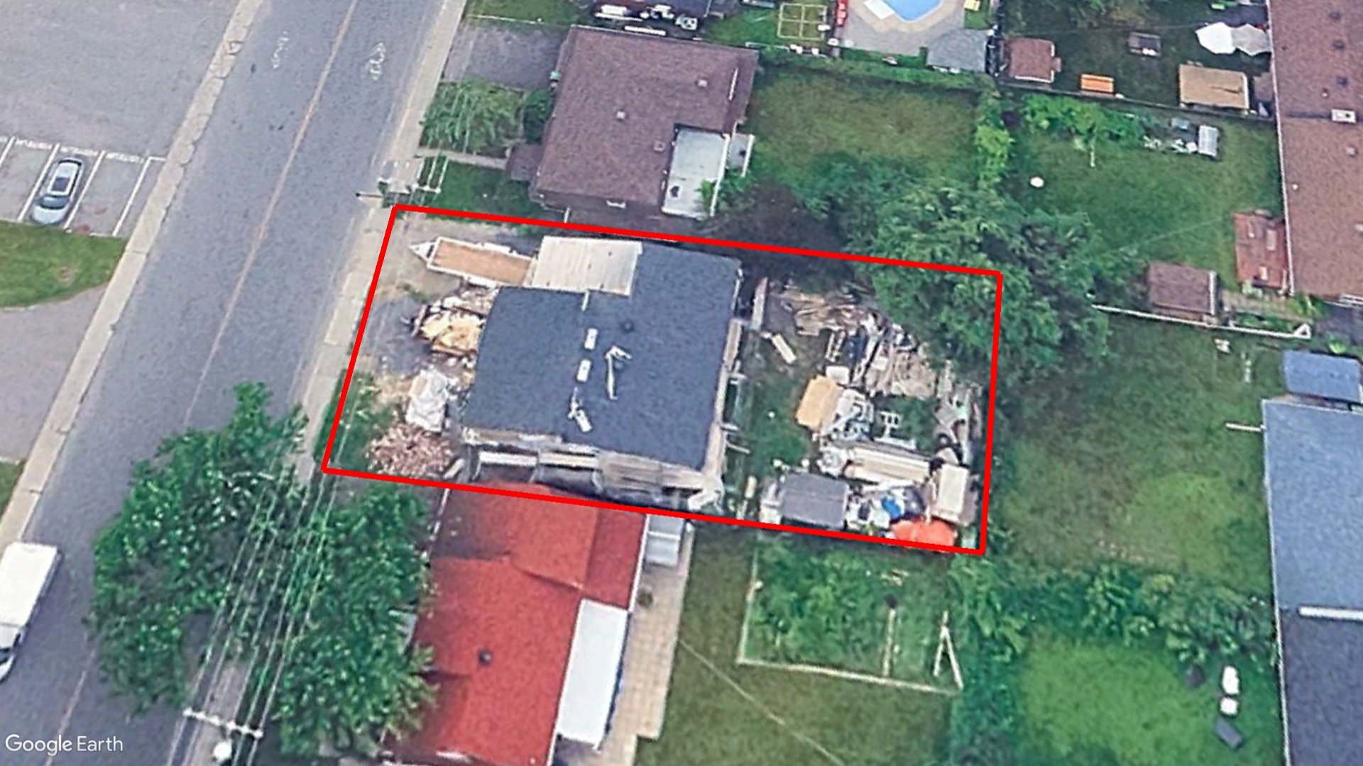 Tax Sale Montreal, Quebec - 040213-37