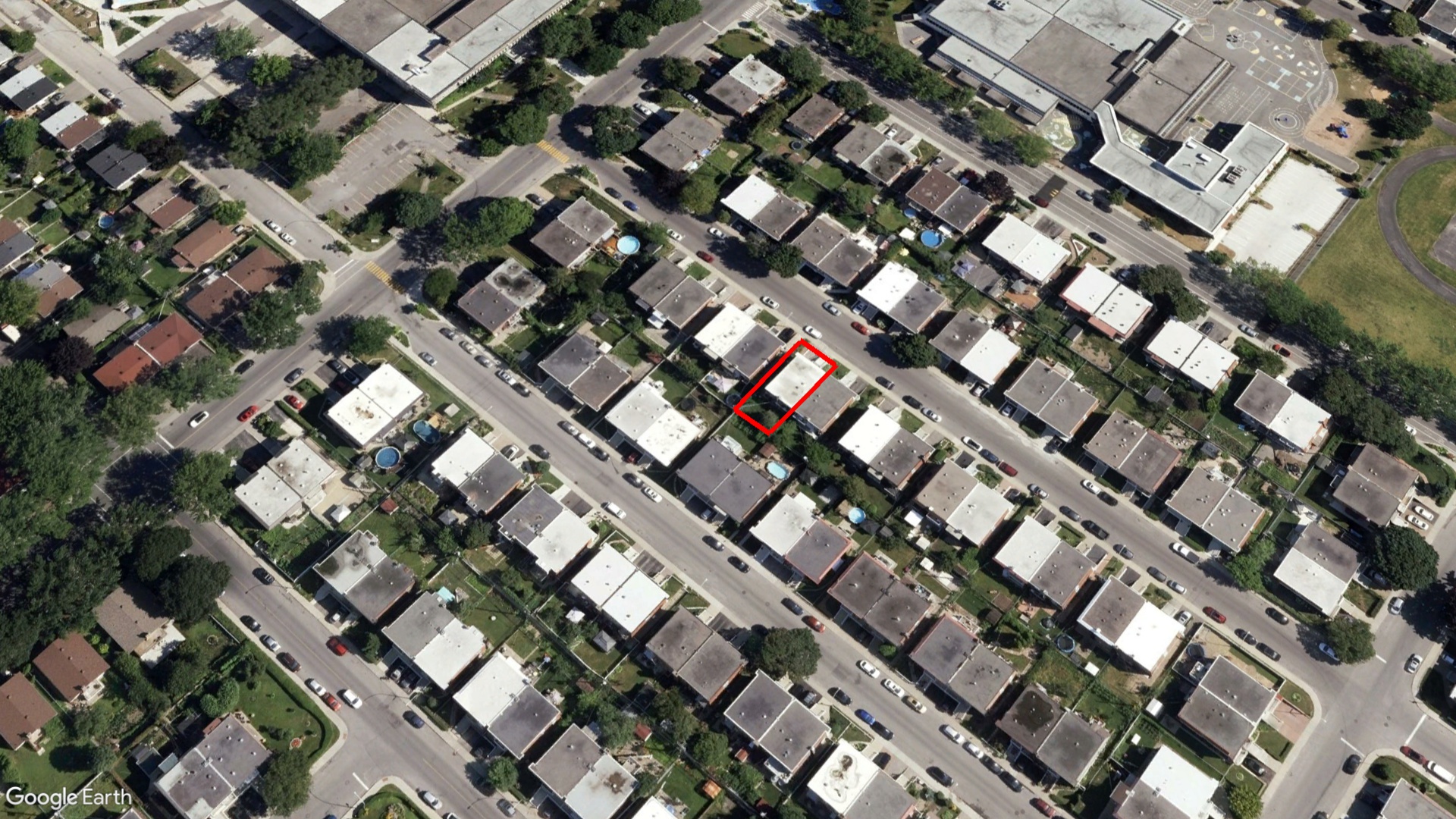 Tax Sale Montreal, Quebec - 020803-06