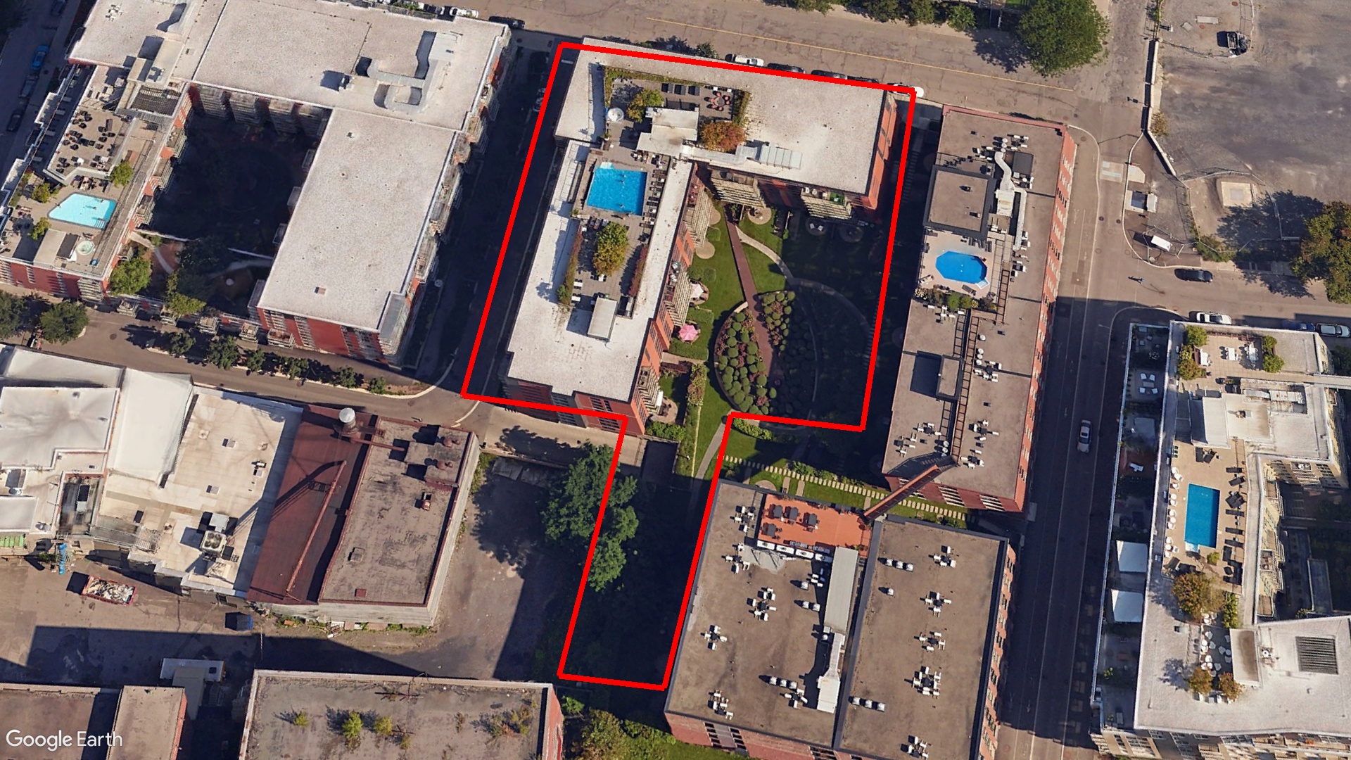 Tax Sale Montreal, Quebec - 120204-51