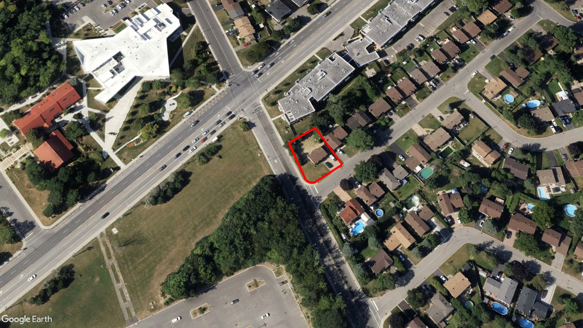 Tax Sale Montreal, Quebec - 040196-73