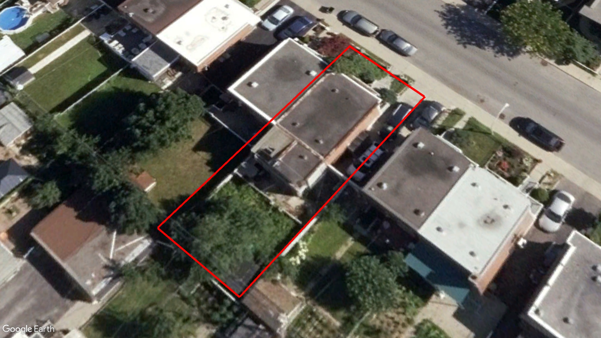 Tax Sale Montreal, Quebec - 020808-75