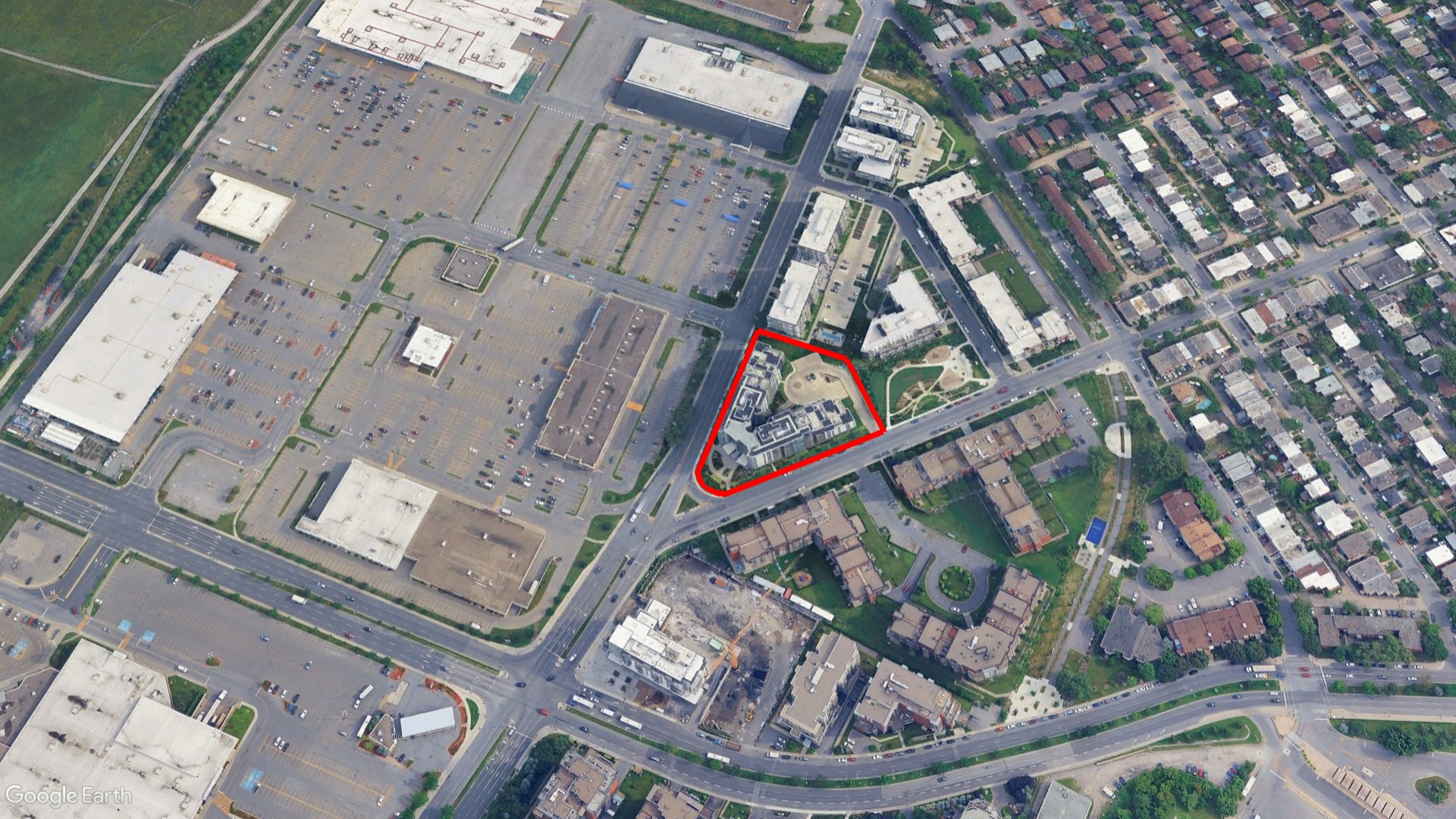 Tax Sale Montreal, Quebec - 052505-88