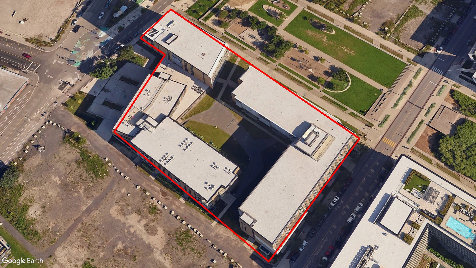 Tax Sale Montreal, Quebec - 120128-42