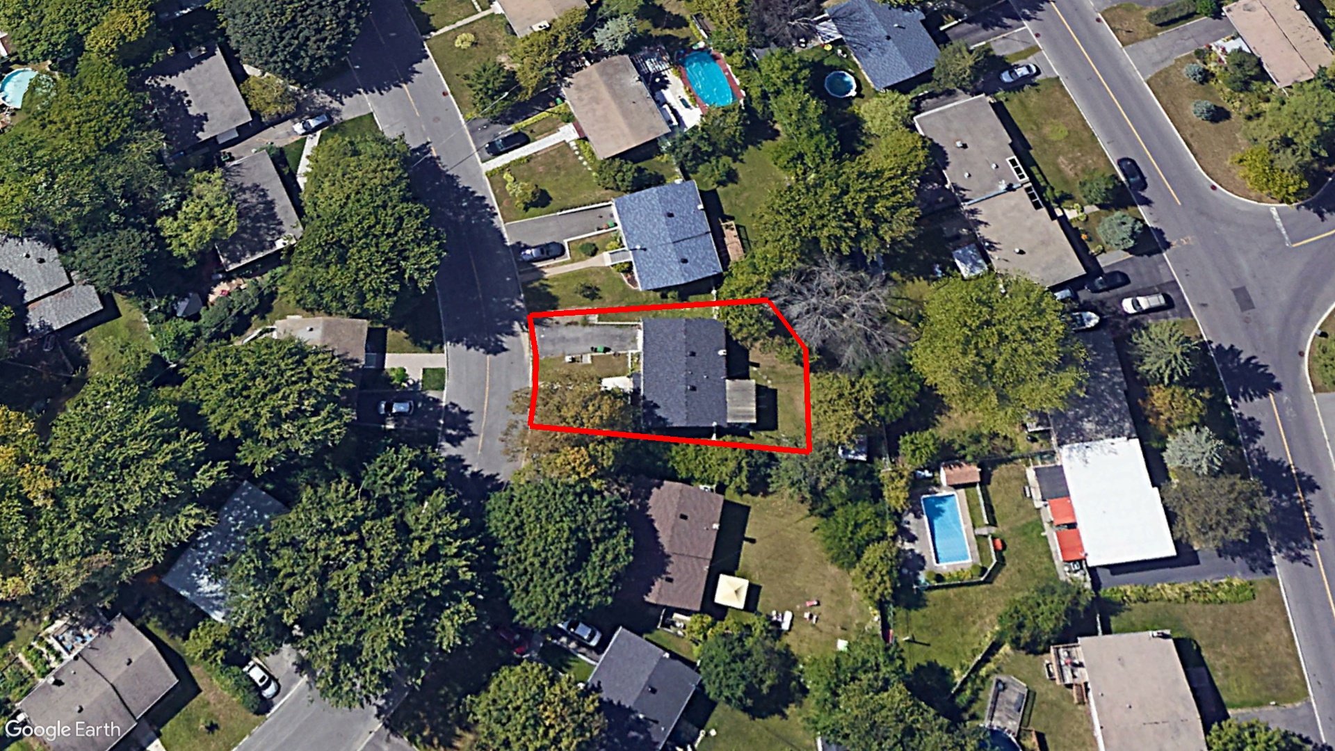 Tax Sale Montreal, Quebec - 040042-54