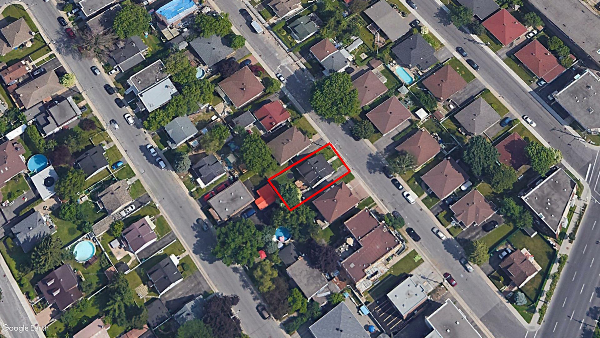 Tax Sale Montreal, Quebec - 020714-71