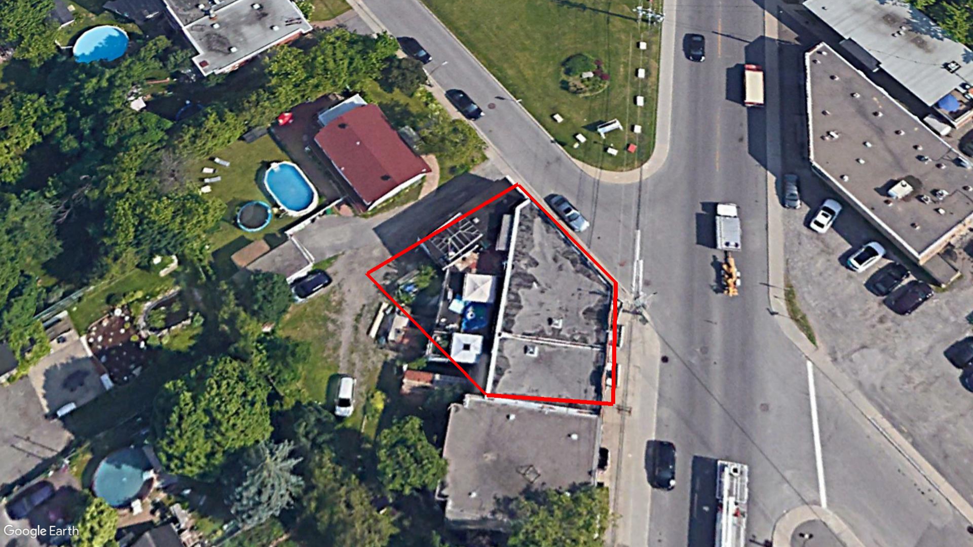 Tax Sale Montreal, Quebec - 020827-40