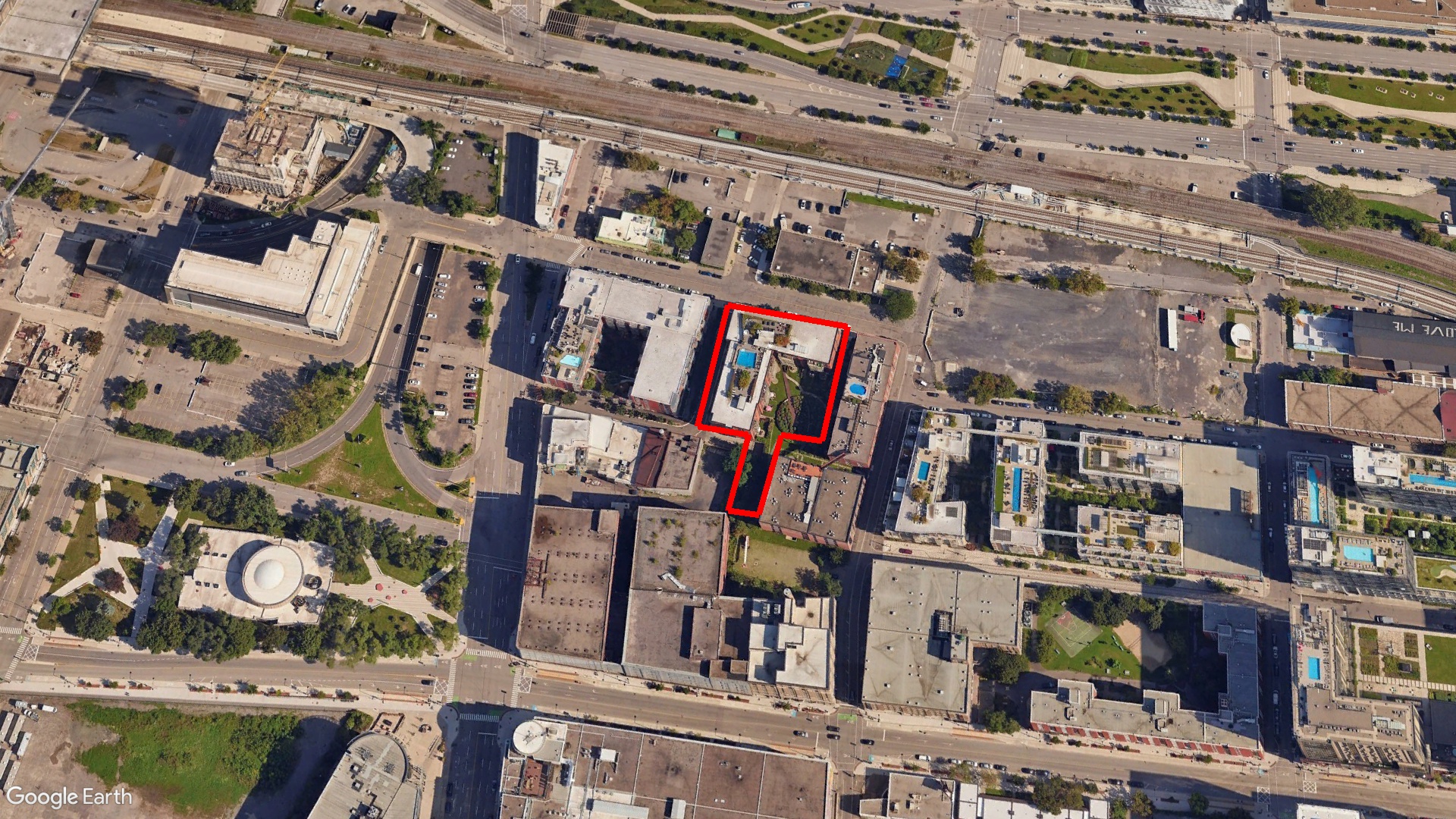 Tax Sale Montreal, Quebec - 120204-51