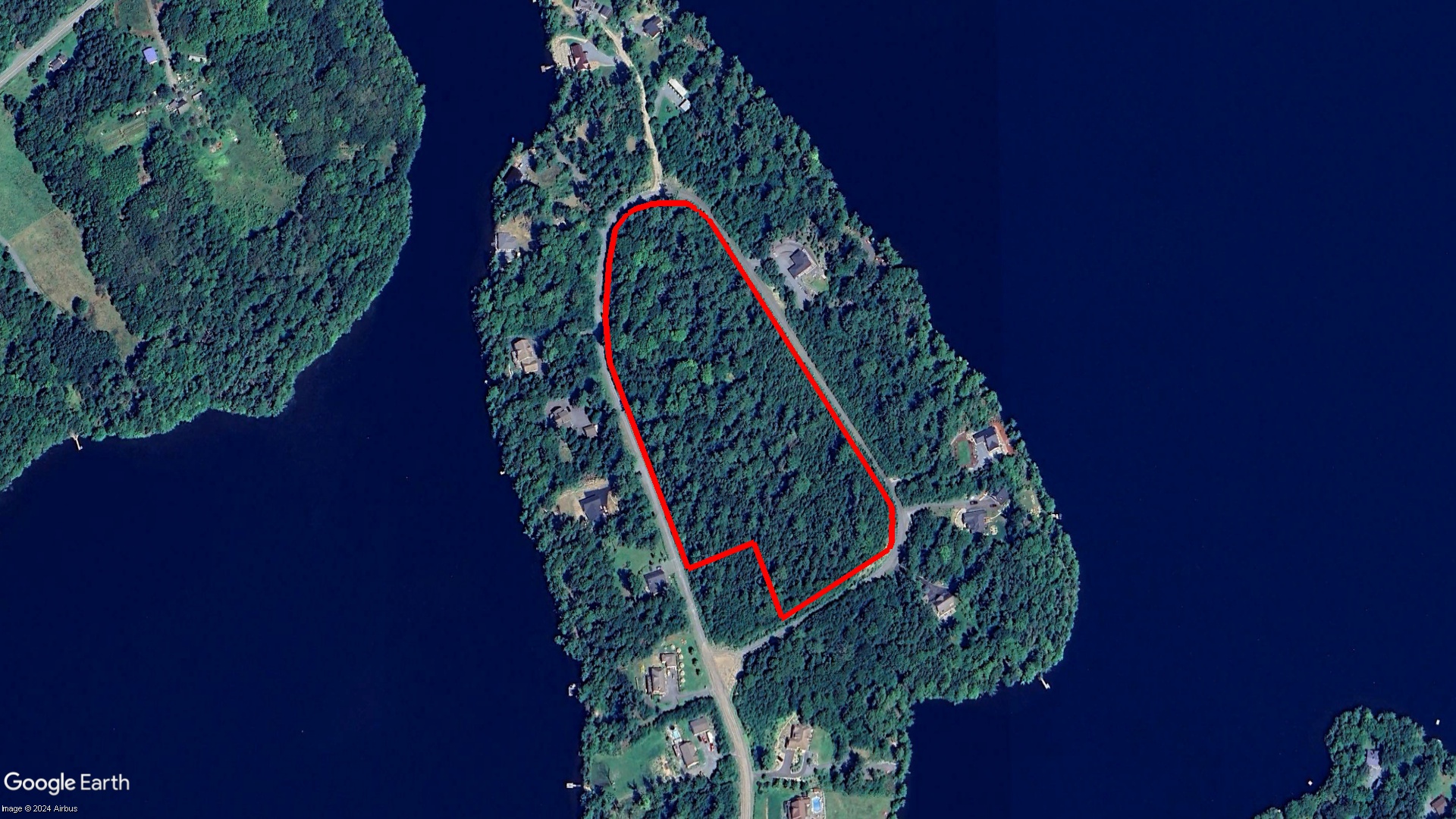 Tax Sale Lunenburg, Nova Scotia - 09184015