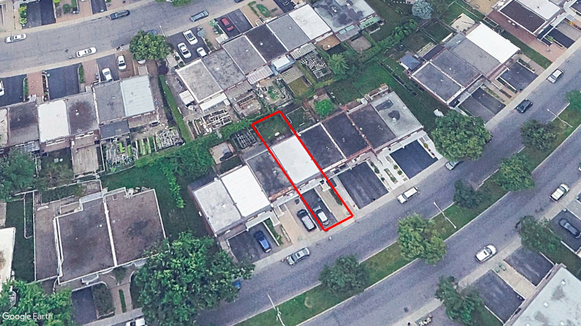 Tax Sale Montreal, Quebec - 041007-56