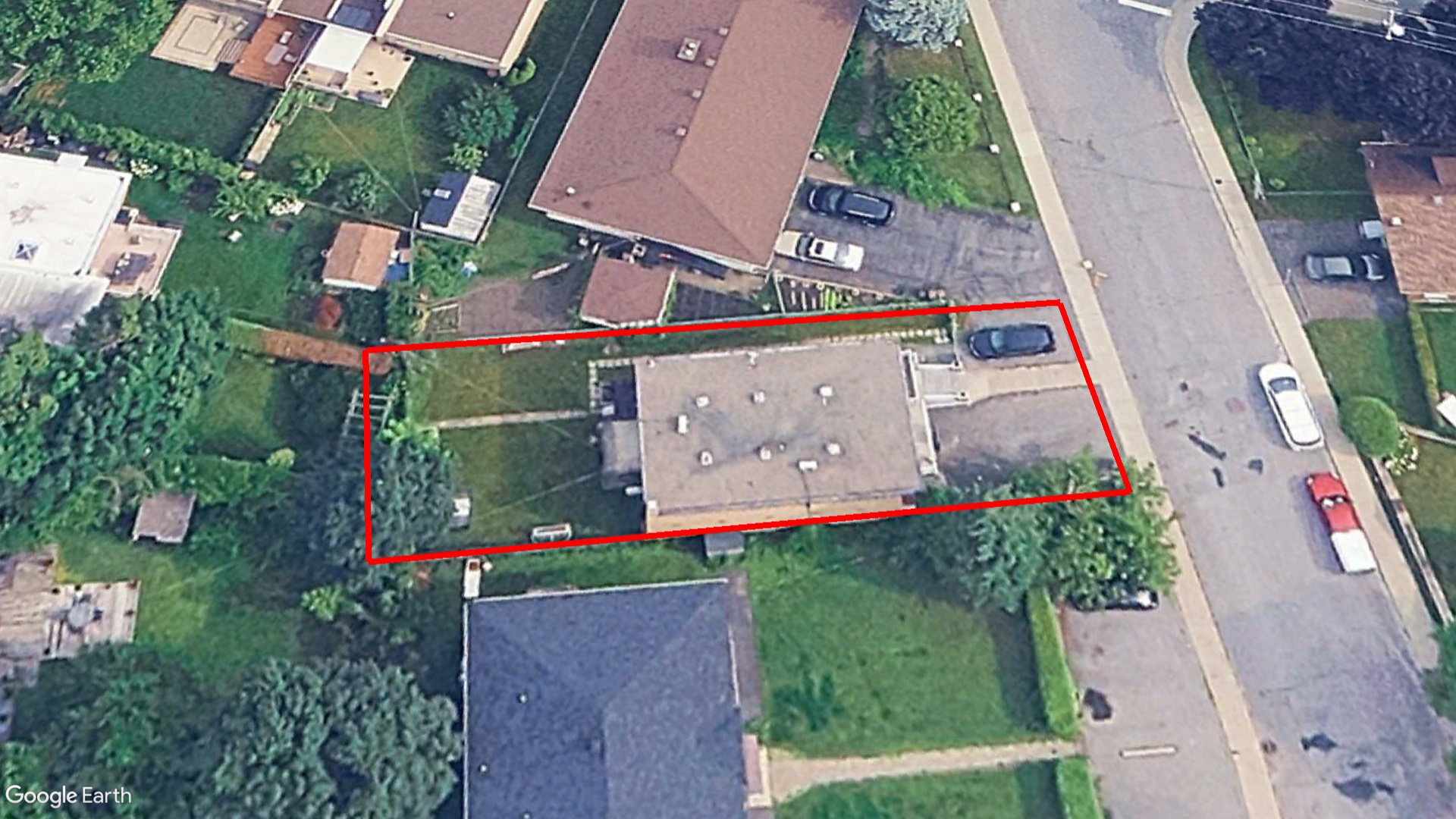 Tax Sale Montreal, Quebec - 050521-12