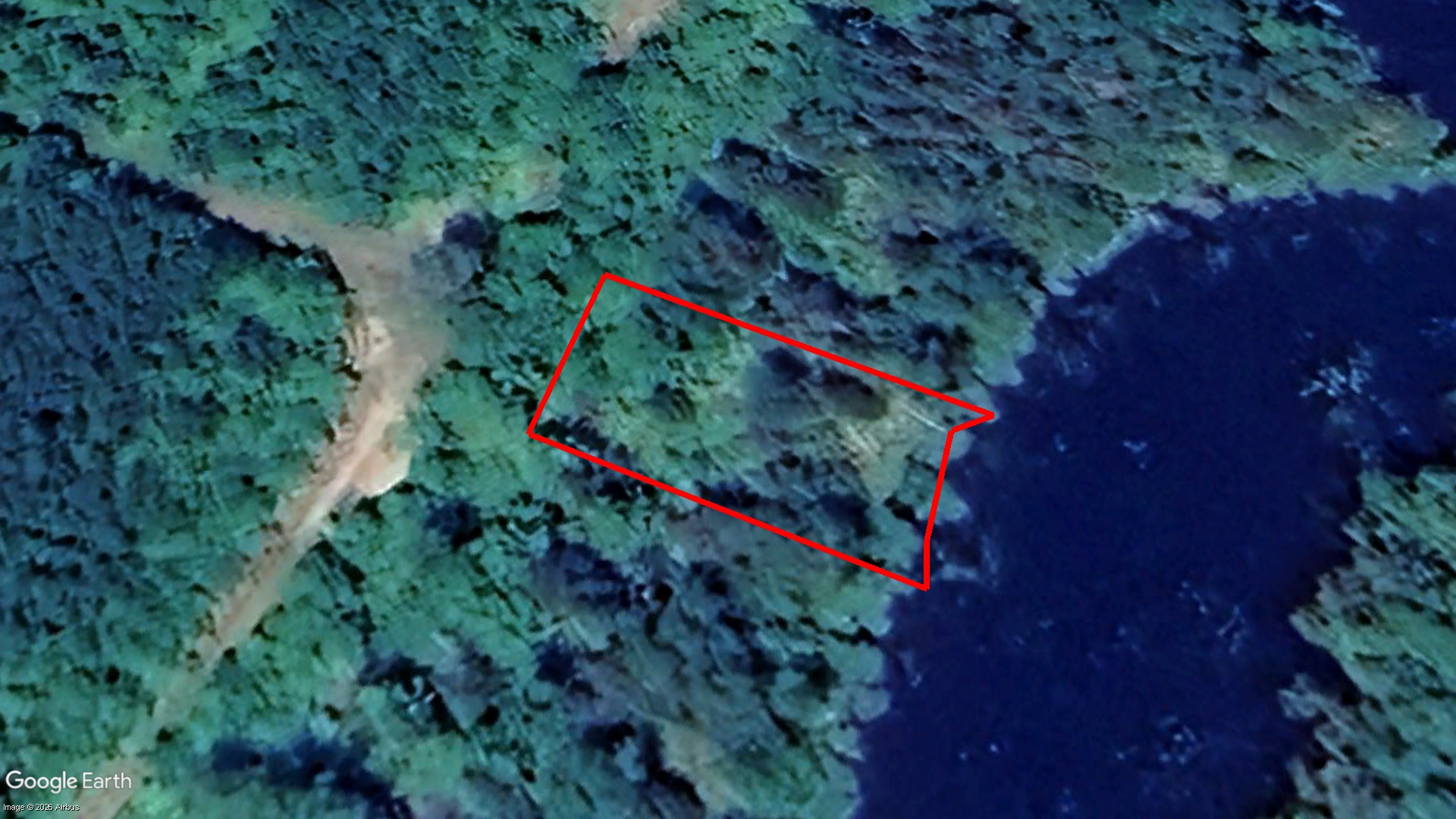 Terrain vacant situé au Lac Casavant – La Minerve