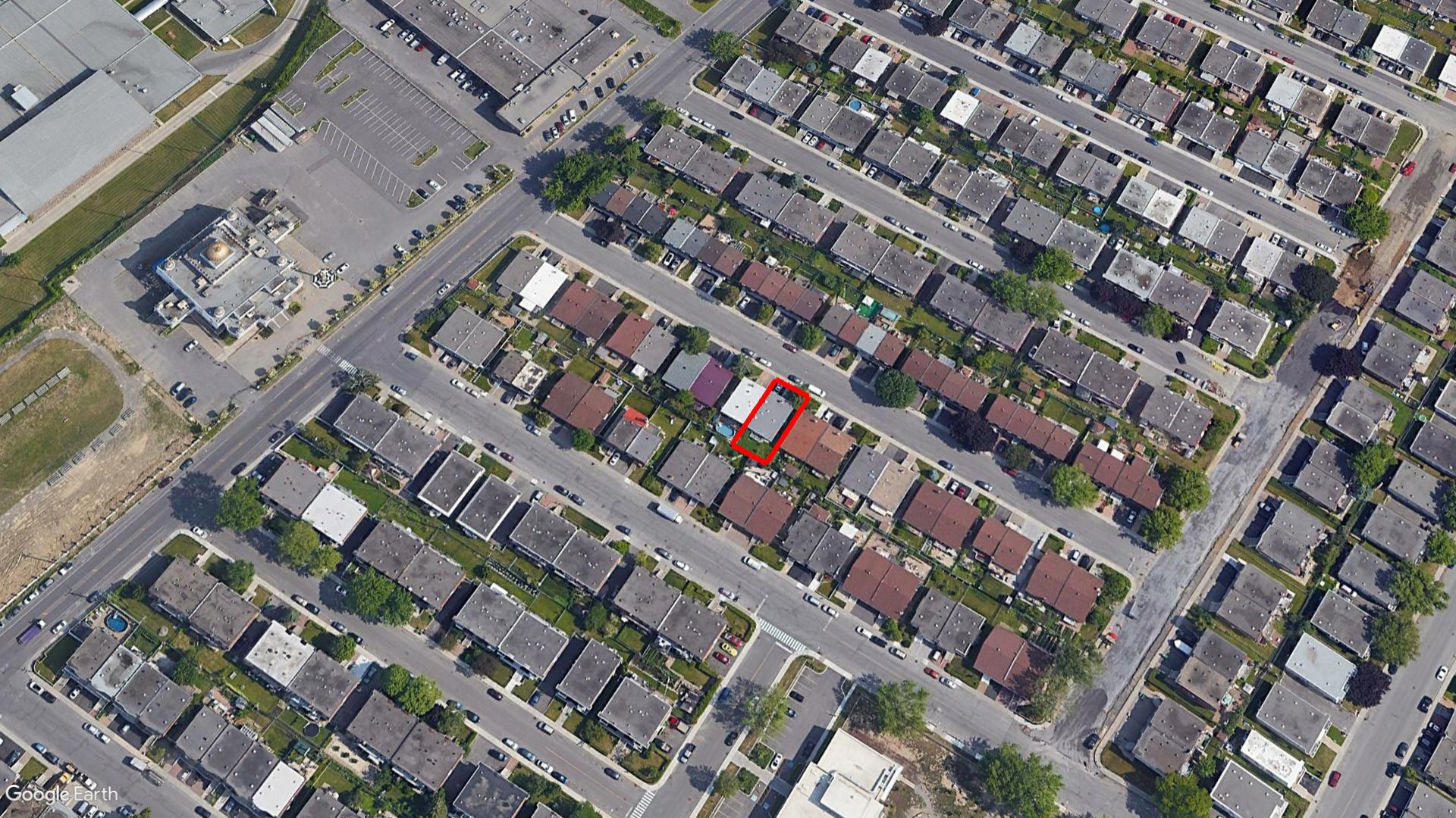 Tax Sale Montreal, Quebec - 040326-34