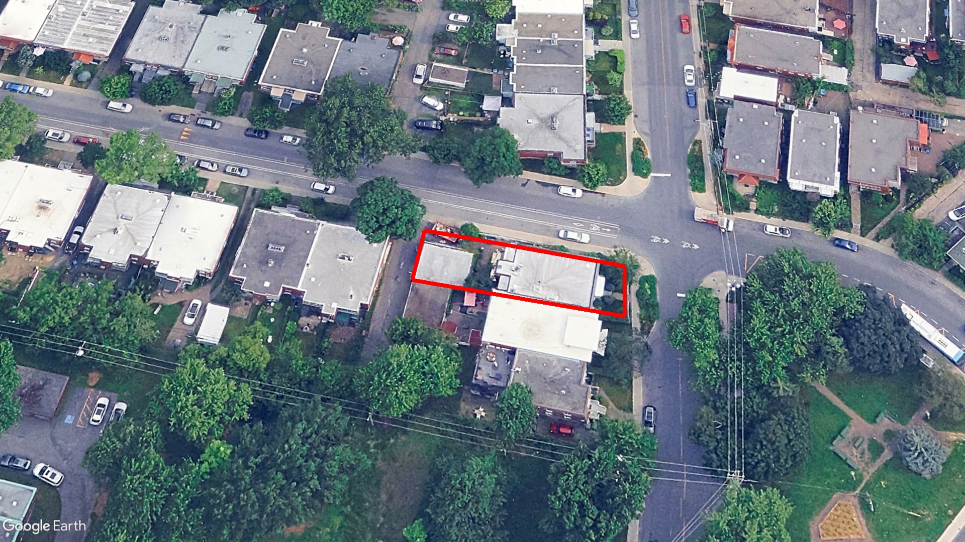 Tax Sale Montreal, Quebec - 010521-64