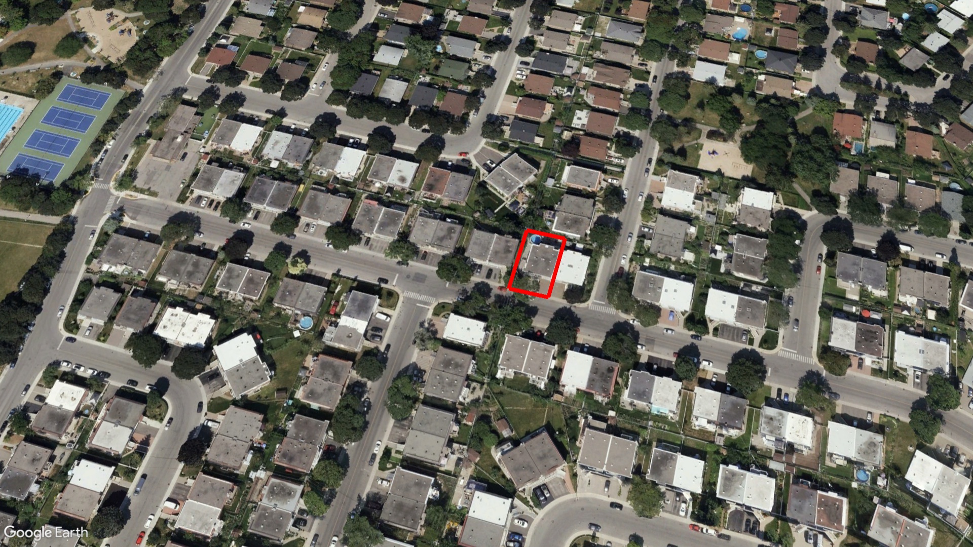 Tax Sale Montreal, Quebec - 020926-32