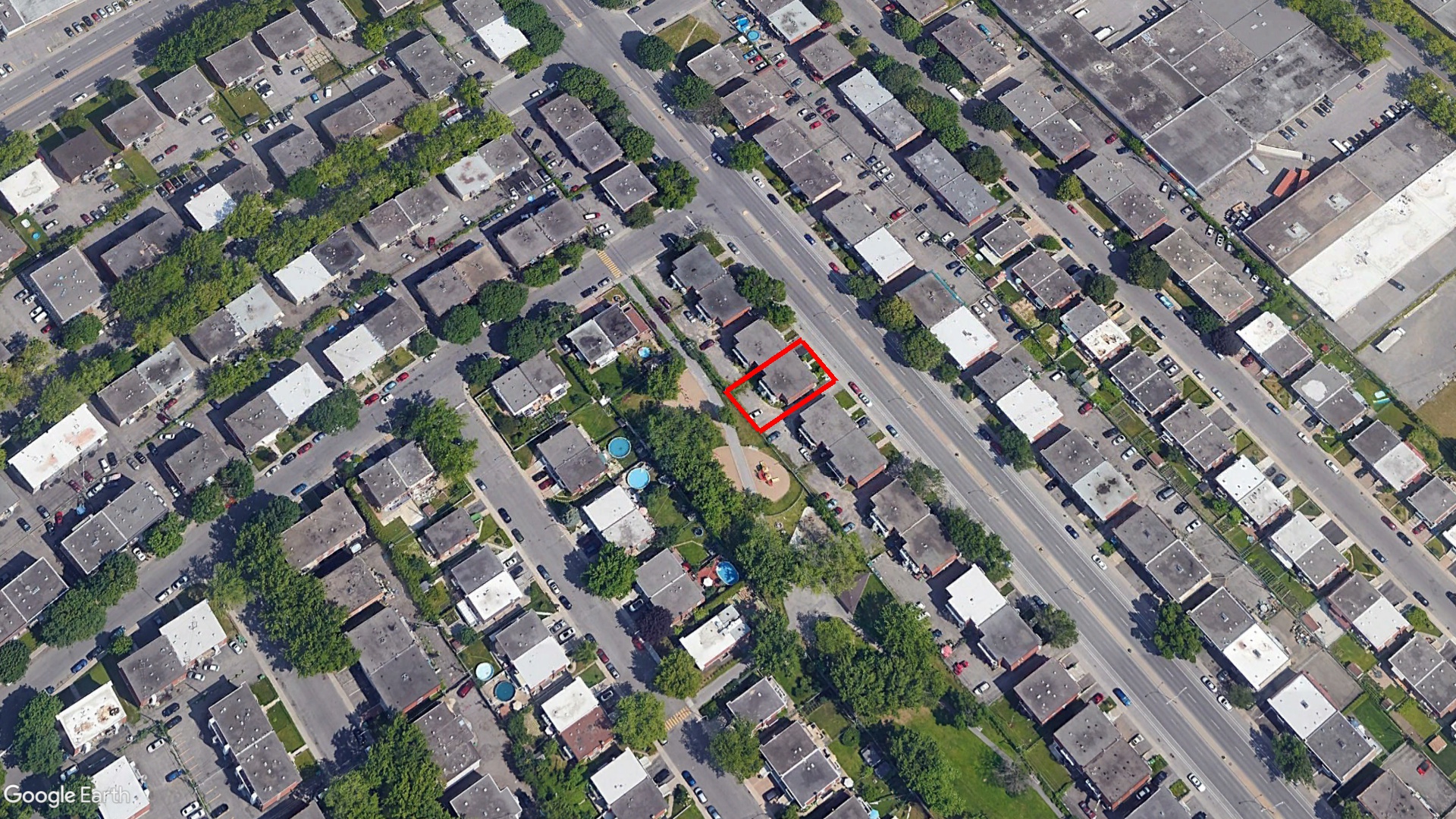 Tax Sale Montreal, Quebec - 020812-70