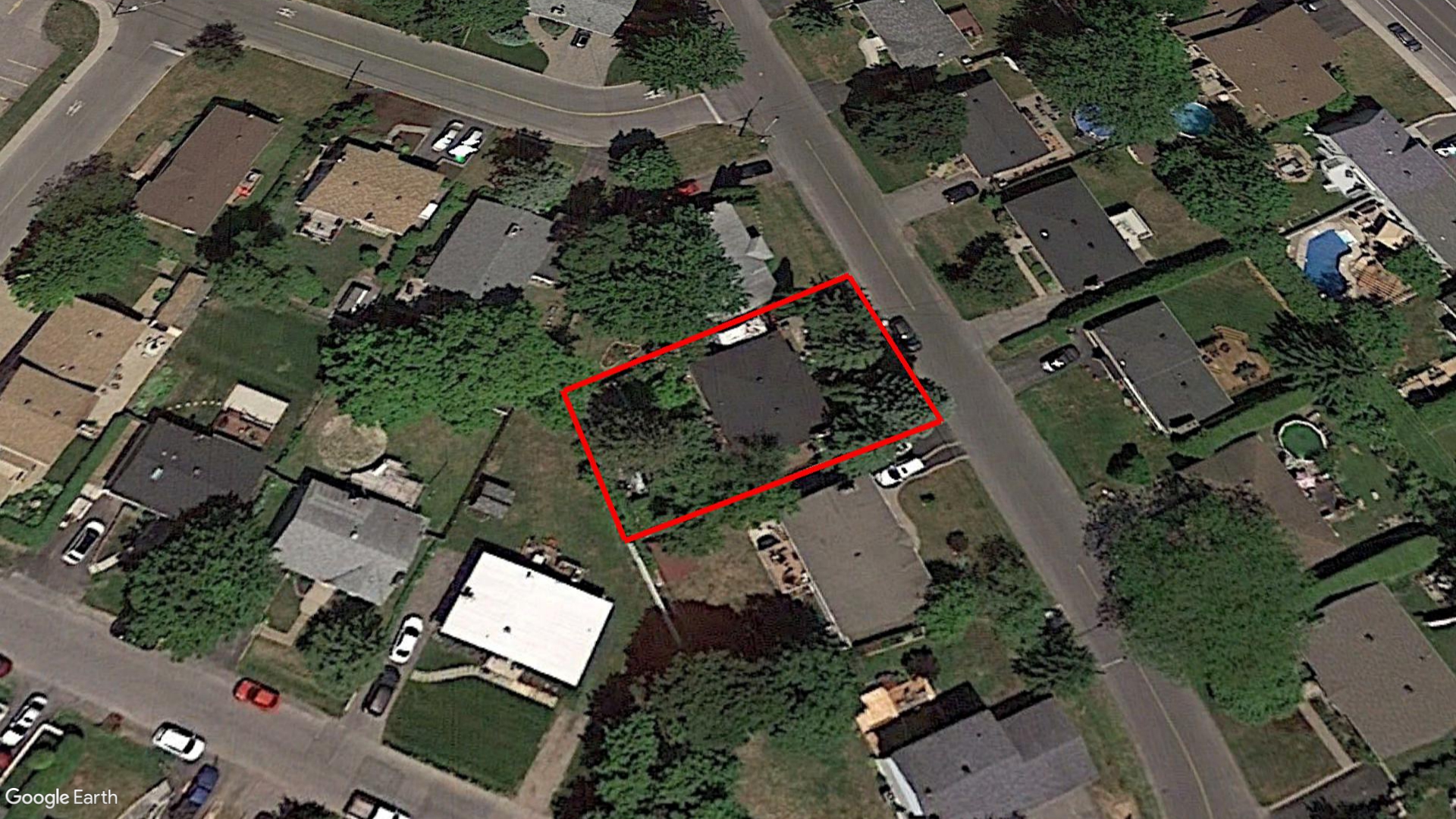 Tax Sale Montreal, Quebec - 040117-21