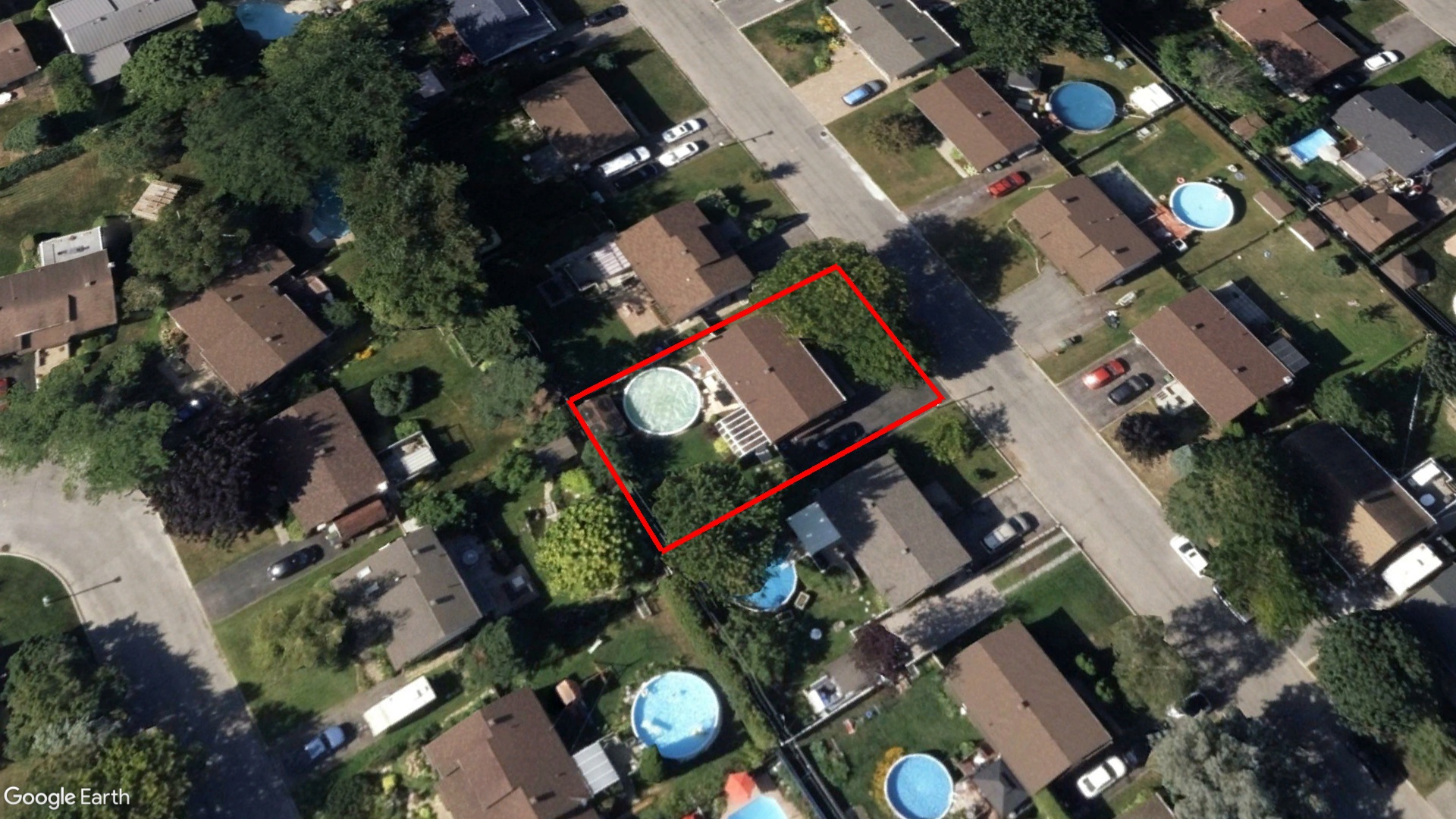 Tax Sale Montreal, Quebec - 040519-10