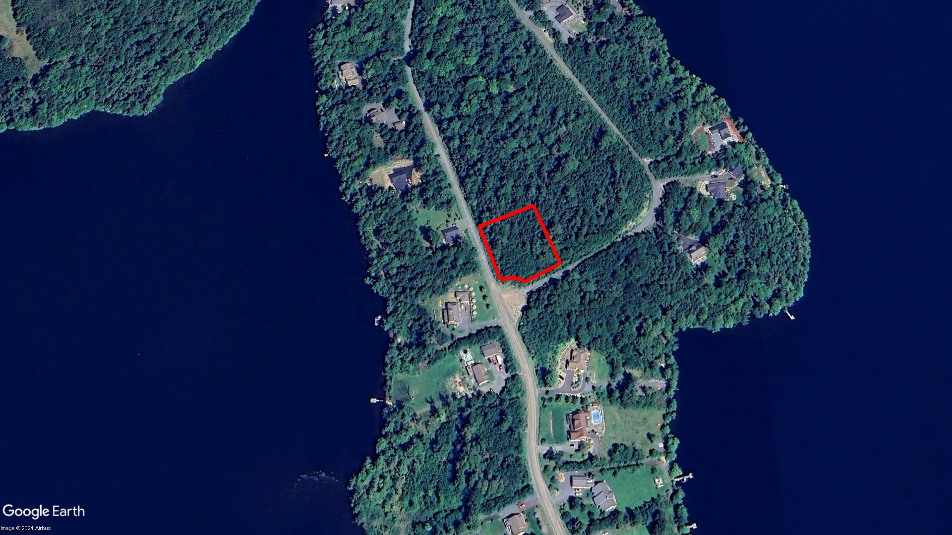 Tax Sale Lunenburg, Nova Scotia - 09683356