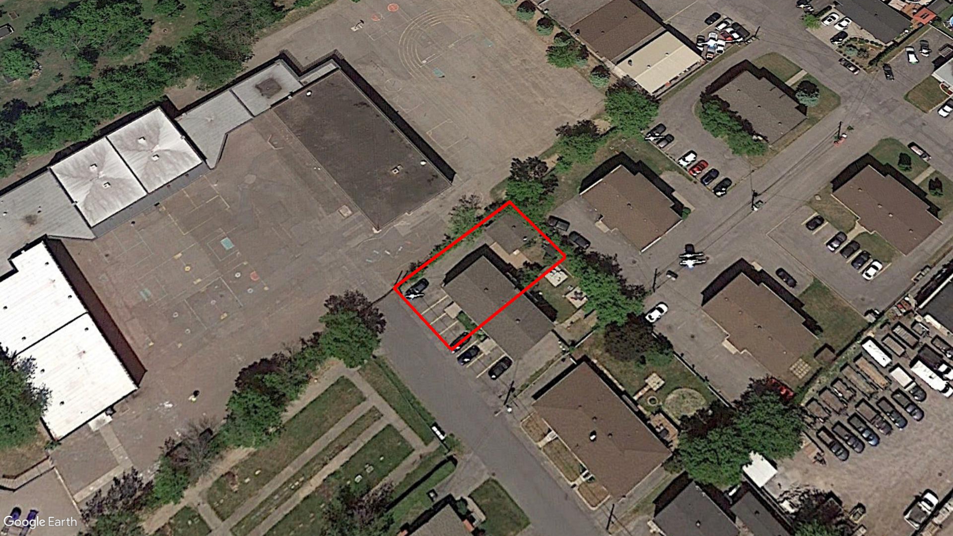 Tax Sale Montreal, Quebec - 040554-95