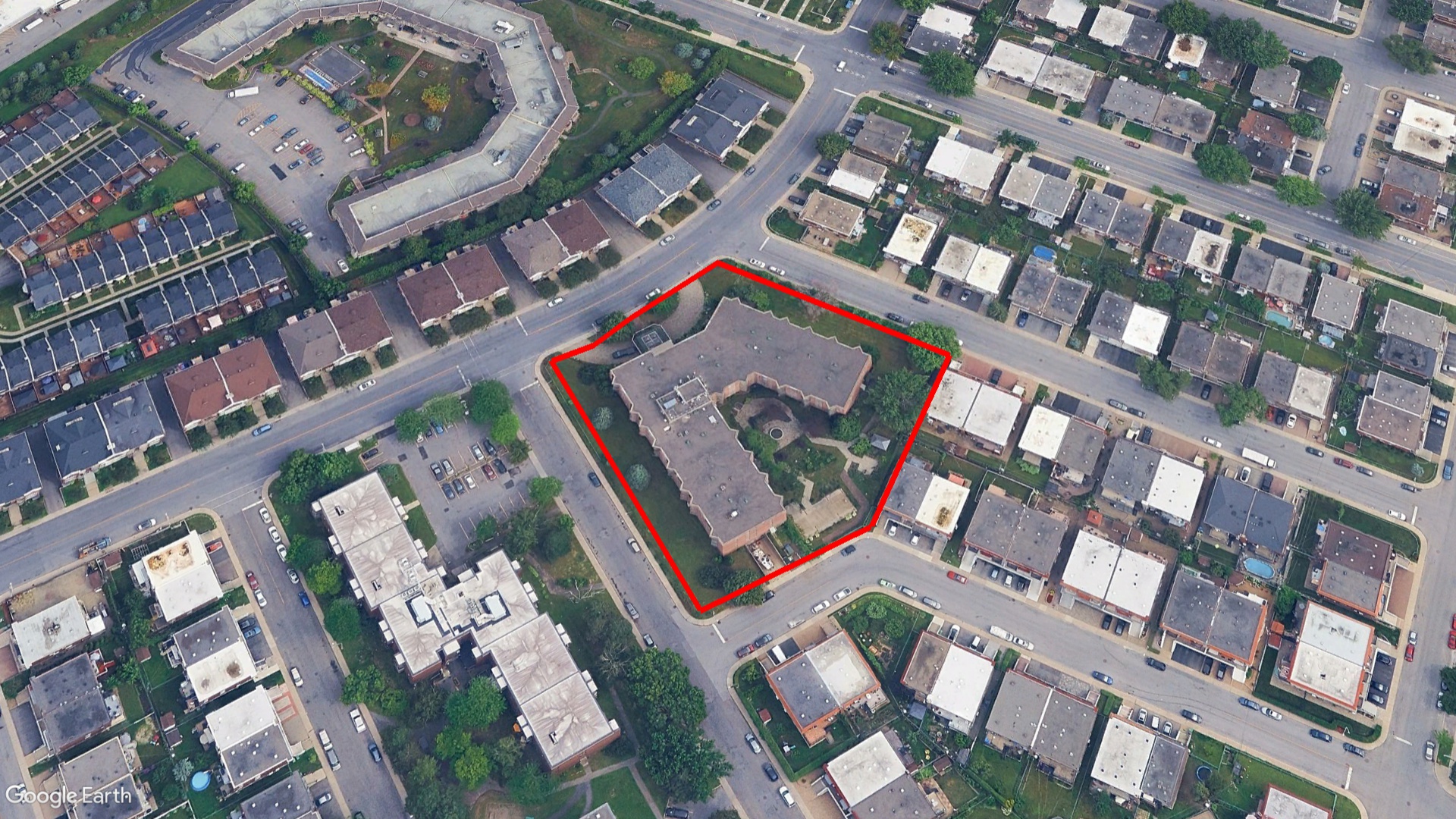 Tax Sale Montreal, Quebec - 041312-59