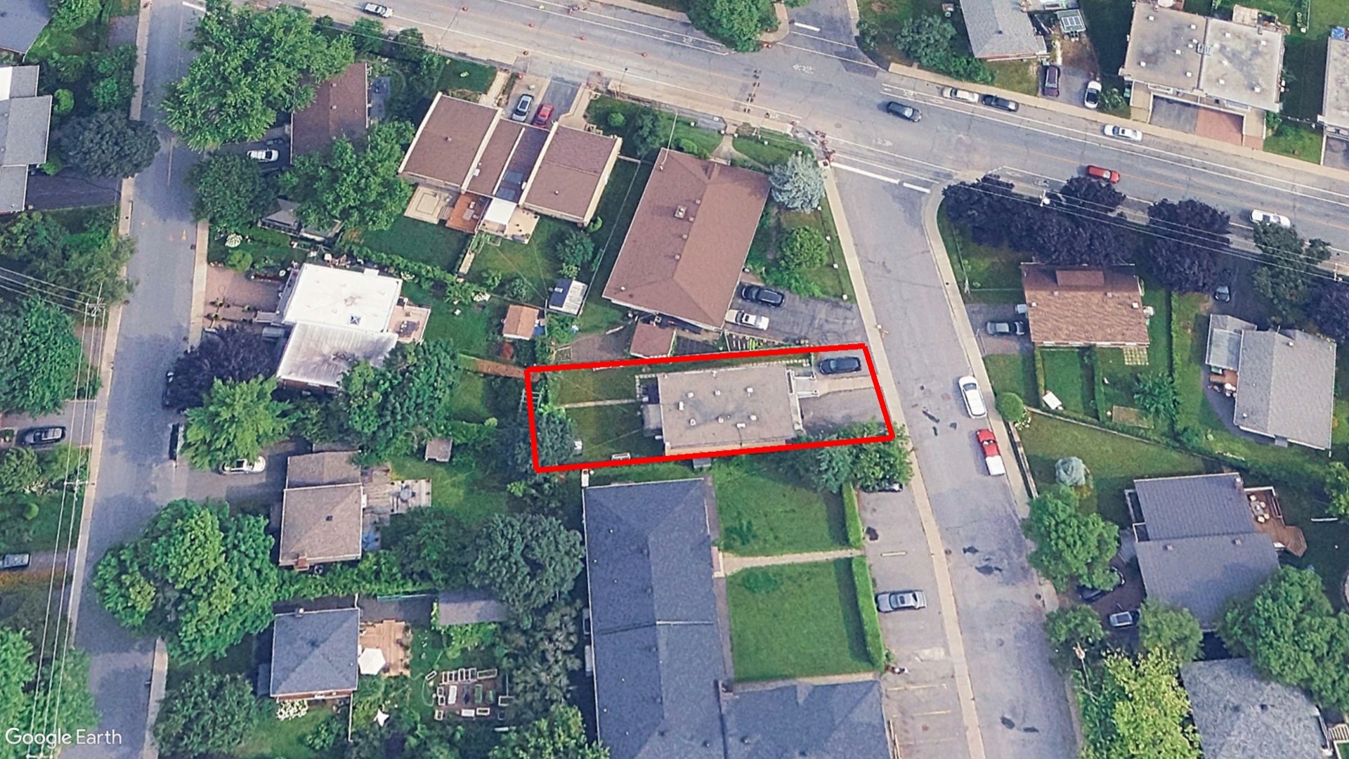 Tax Sale Montreal, Quebec - 050521-12