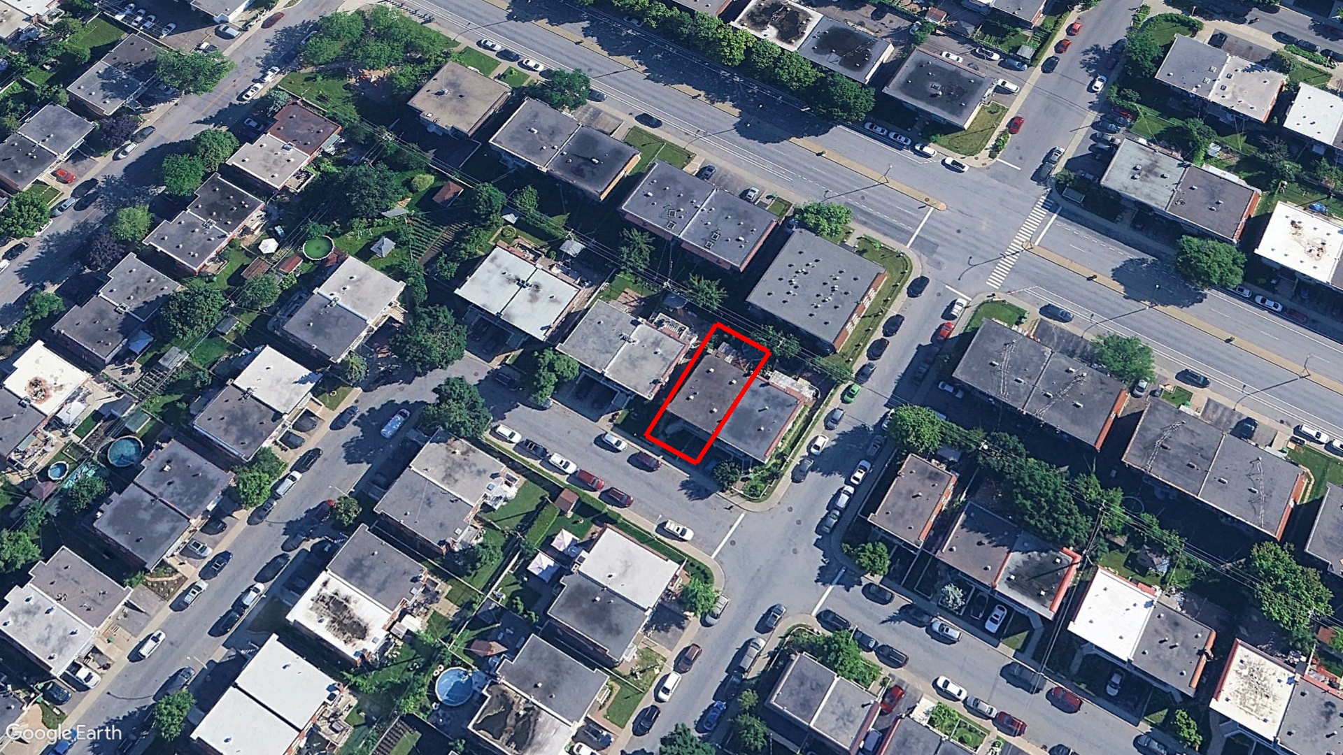 Tax Sale Montreal, Quebec - 020809-05