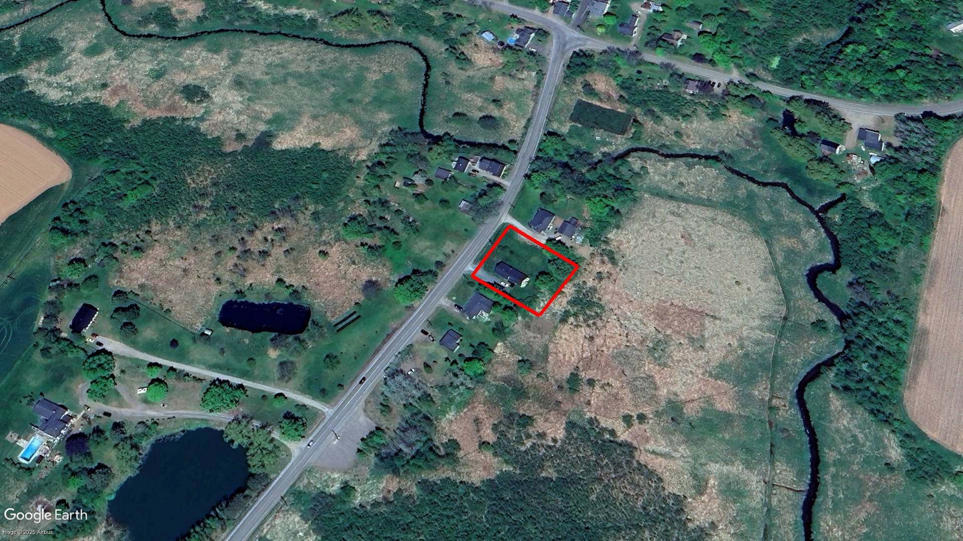 Tax Sale Lunenburg, Nova Scotia - 02095238