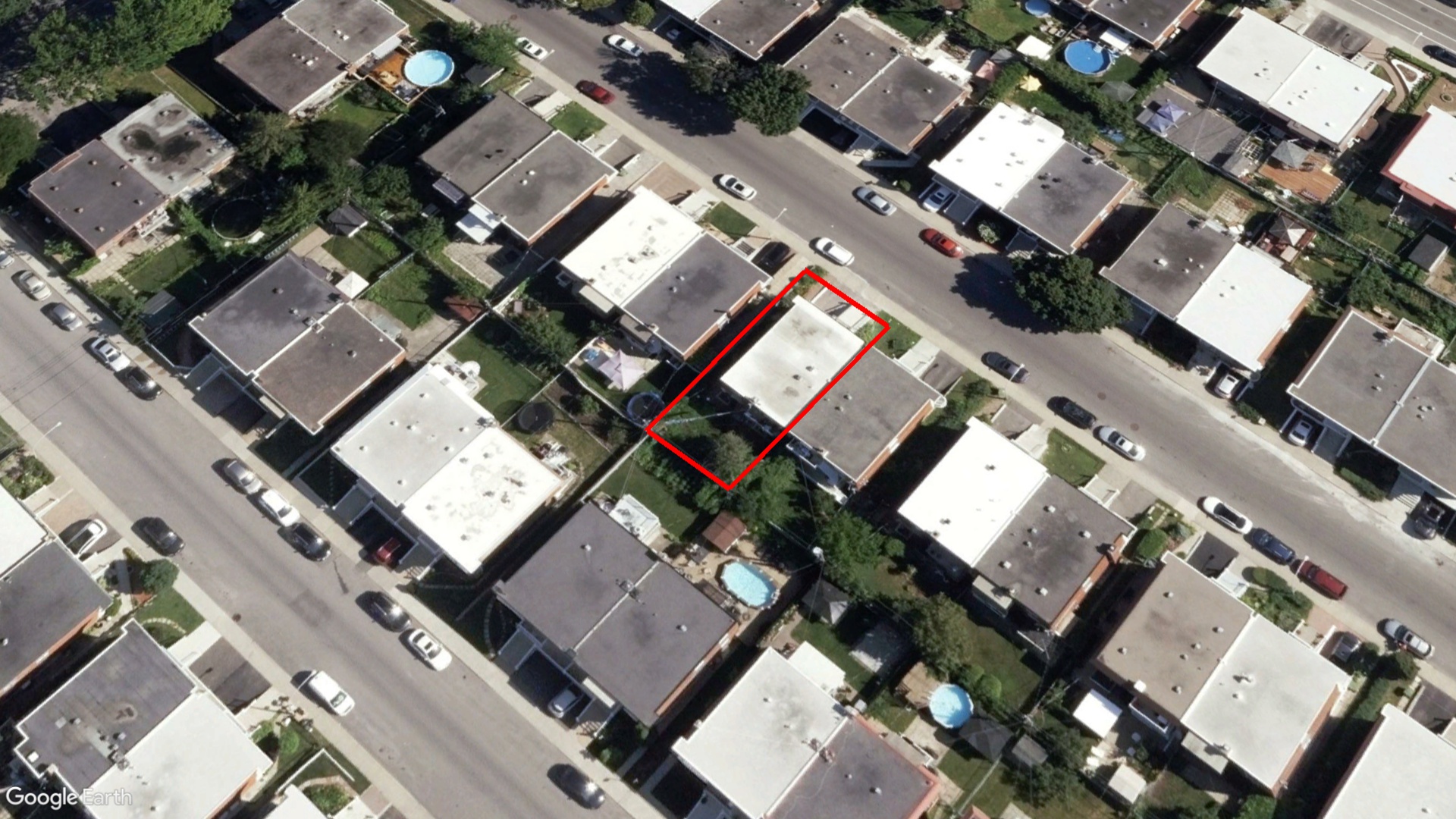 Tax Sale Montreal, Quebec - 020803-06