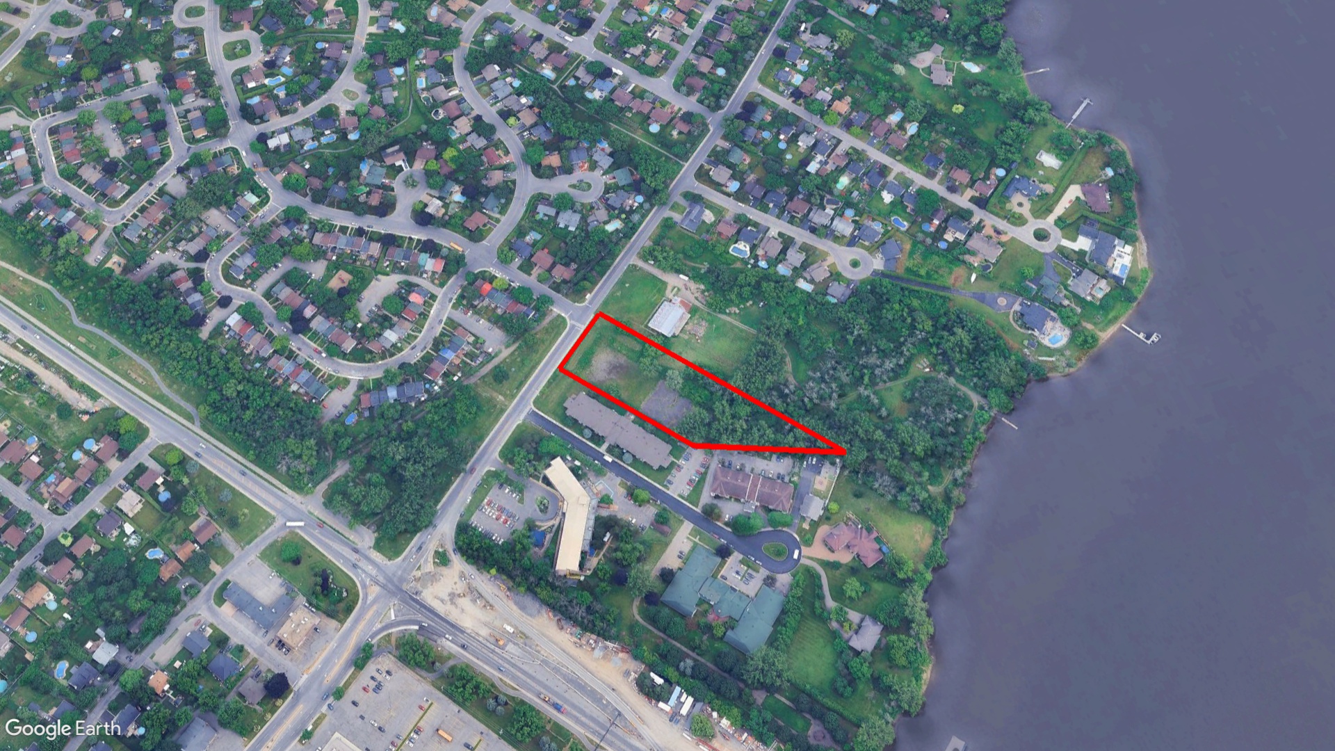 Tax Sale Montreal, Quebec - 041229-59