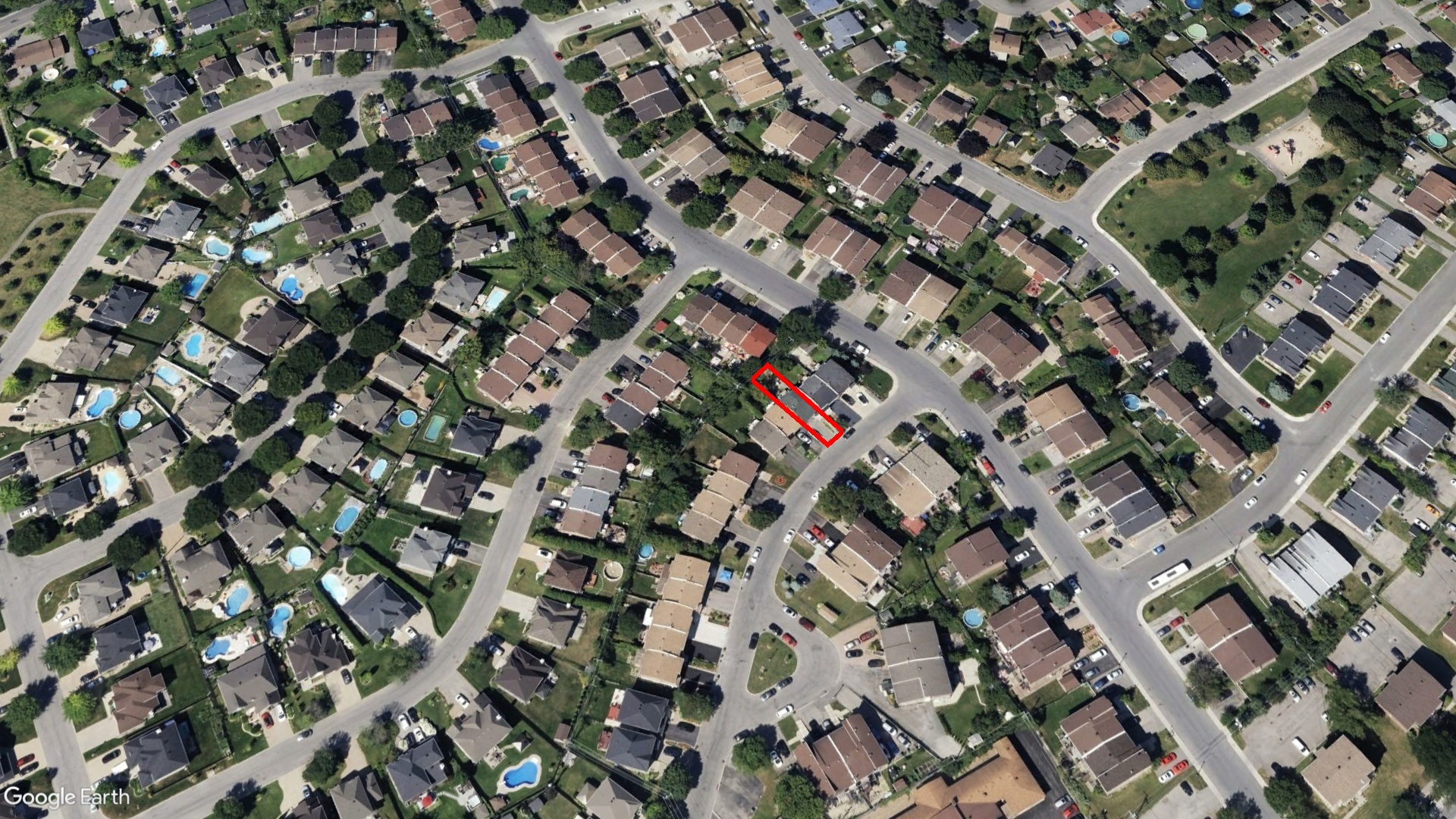 Tax Sale Montreal, Quebec - 041227-10