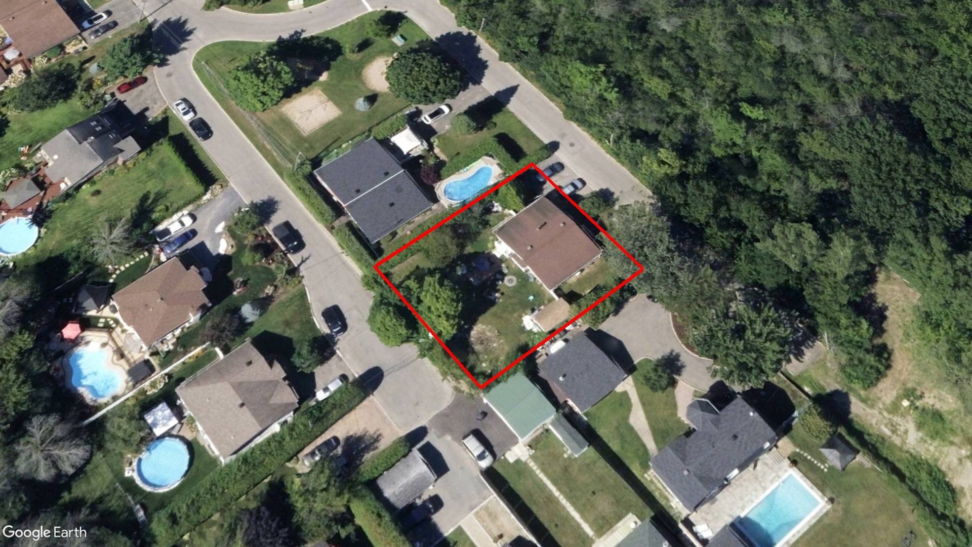 Tax Sale Montreal, Quebec - 040545-75