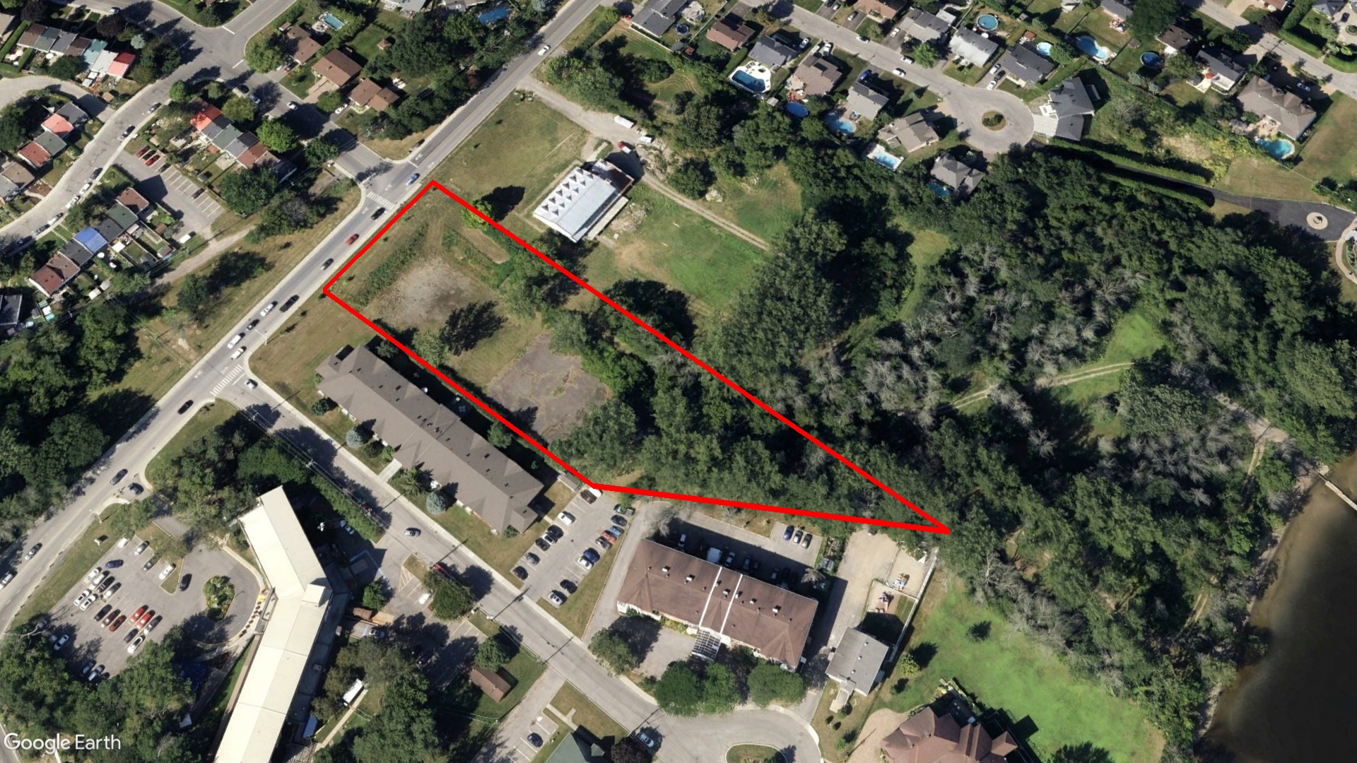 Tax Sale Montreal, Quebec - 041229-59