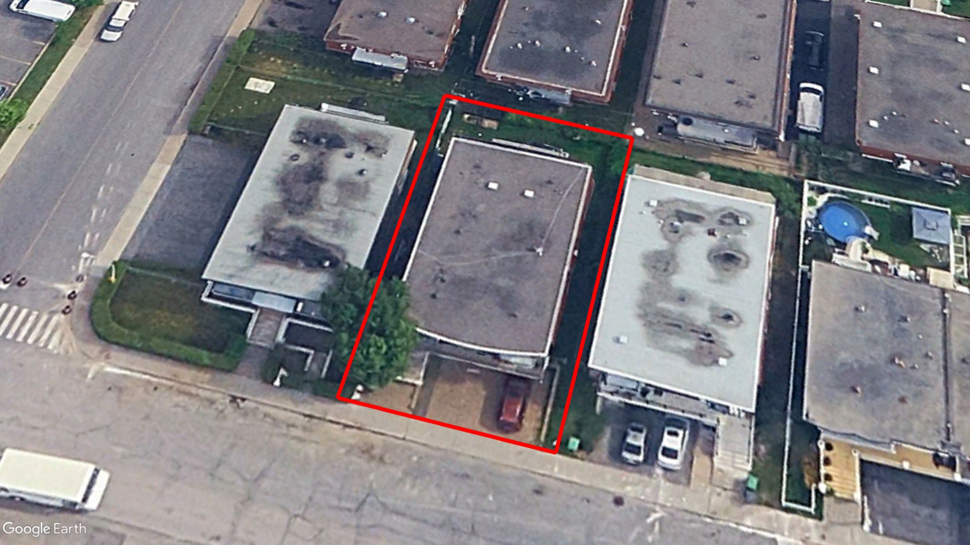 Tax Sale Montreal, Quebec - 040322-77