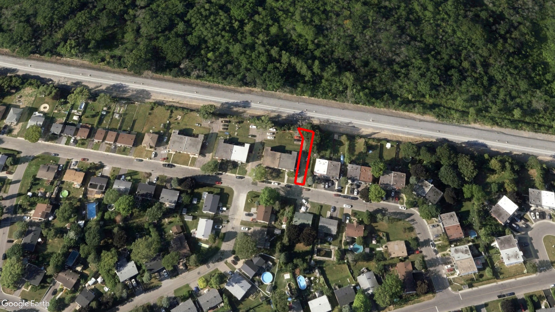 Tax Sale Montreal, Quebec - 050206-45