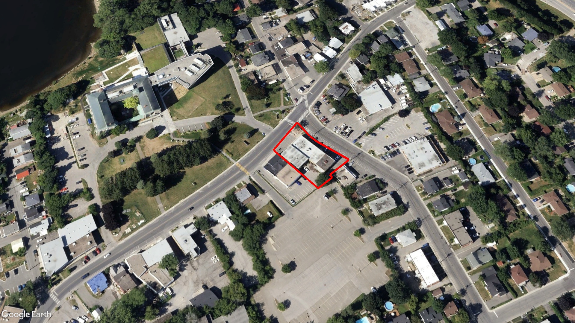 Tax Sale Montreal, Quebec - 040843-49